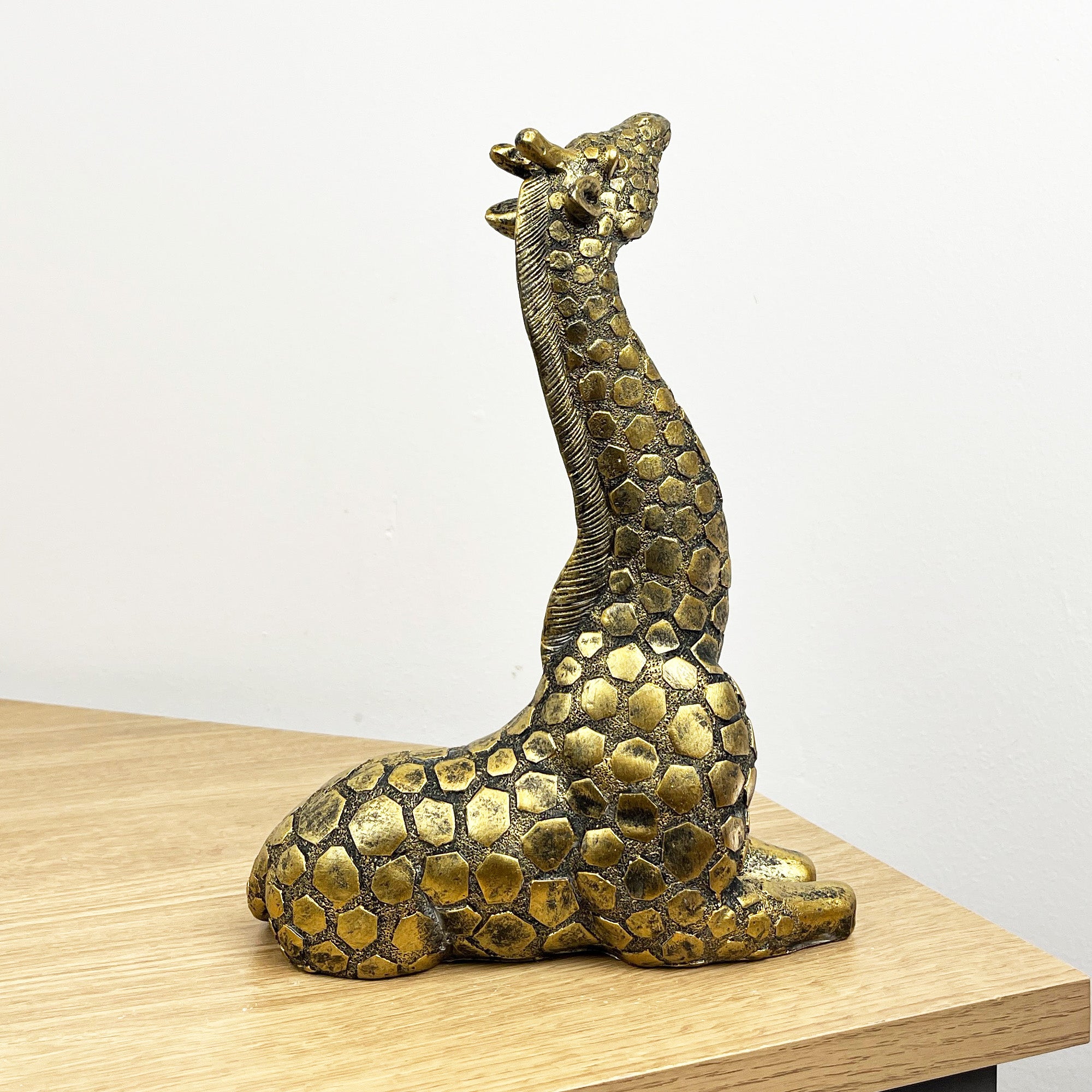 23.5cm Sitting Gold Giraffe Ornament - Resin