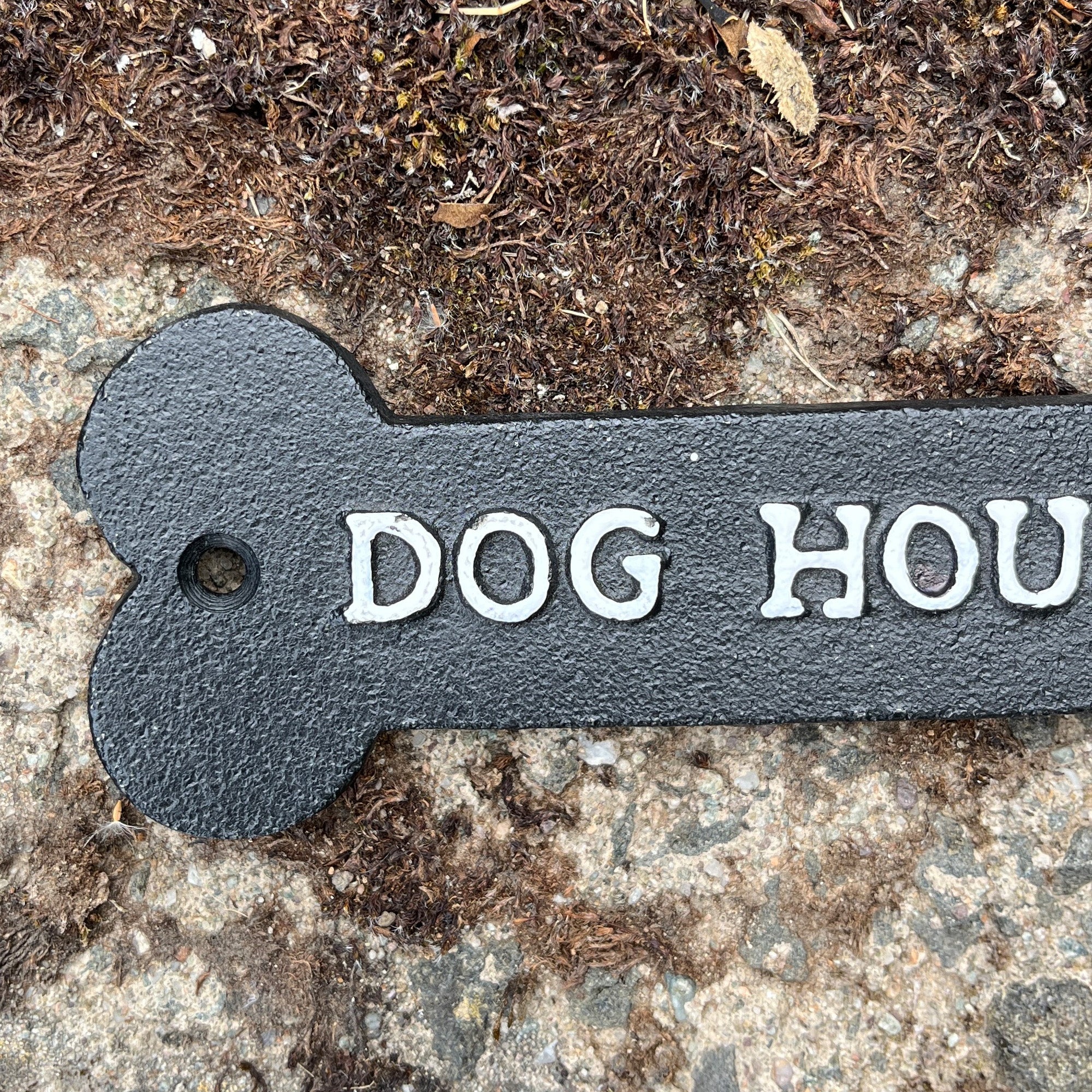 15cm Bone Shaped 'Dog House' Wall Sign / Plaque - Cast Iron