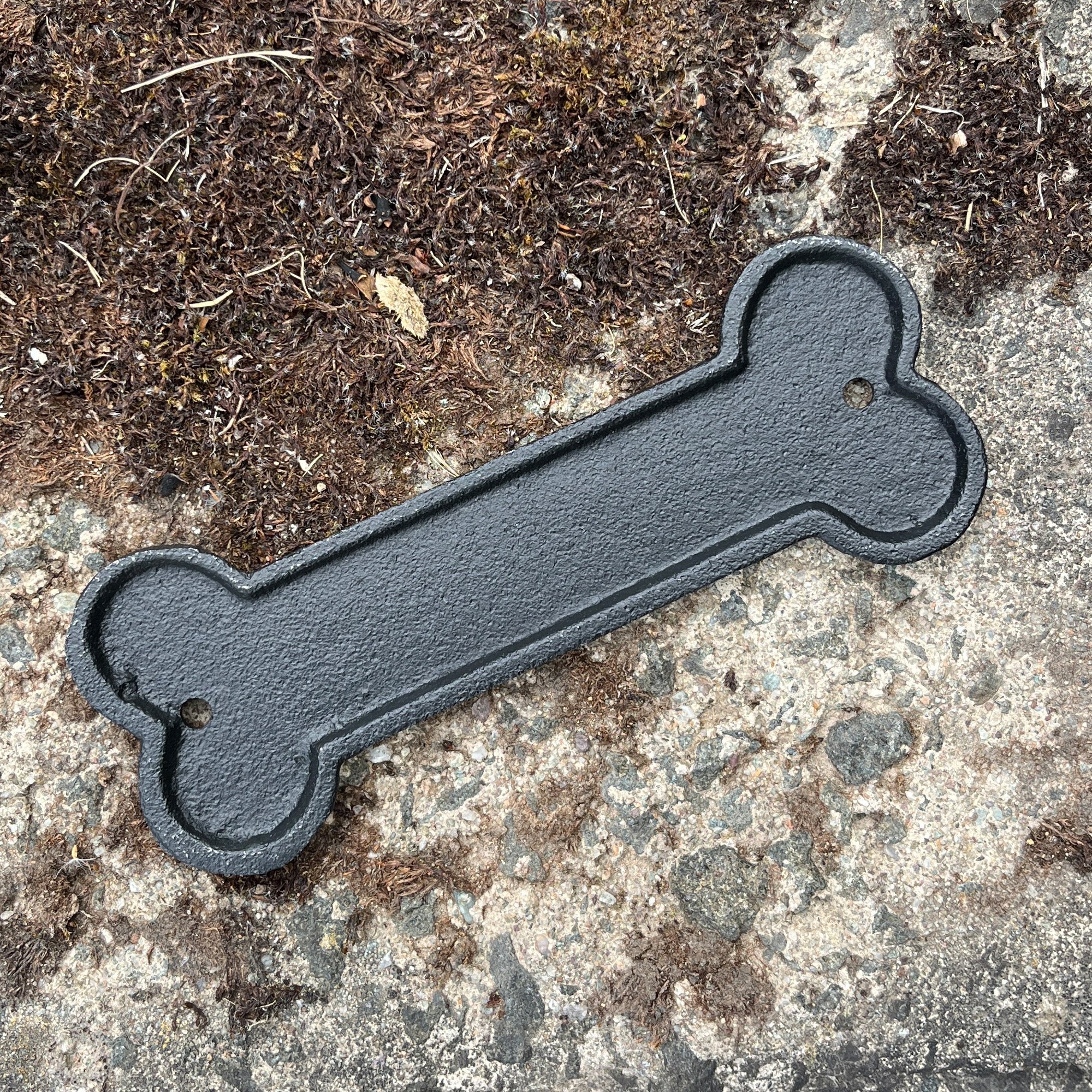 15cm Bone Shaped 'Dog House' Wall Sign / Plaque - Cast Iron