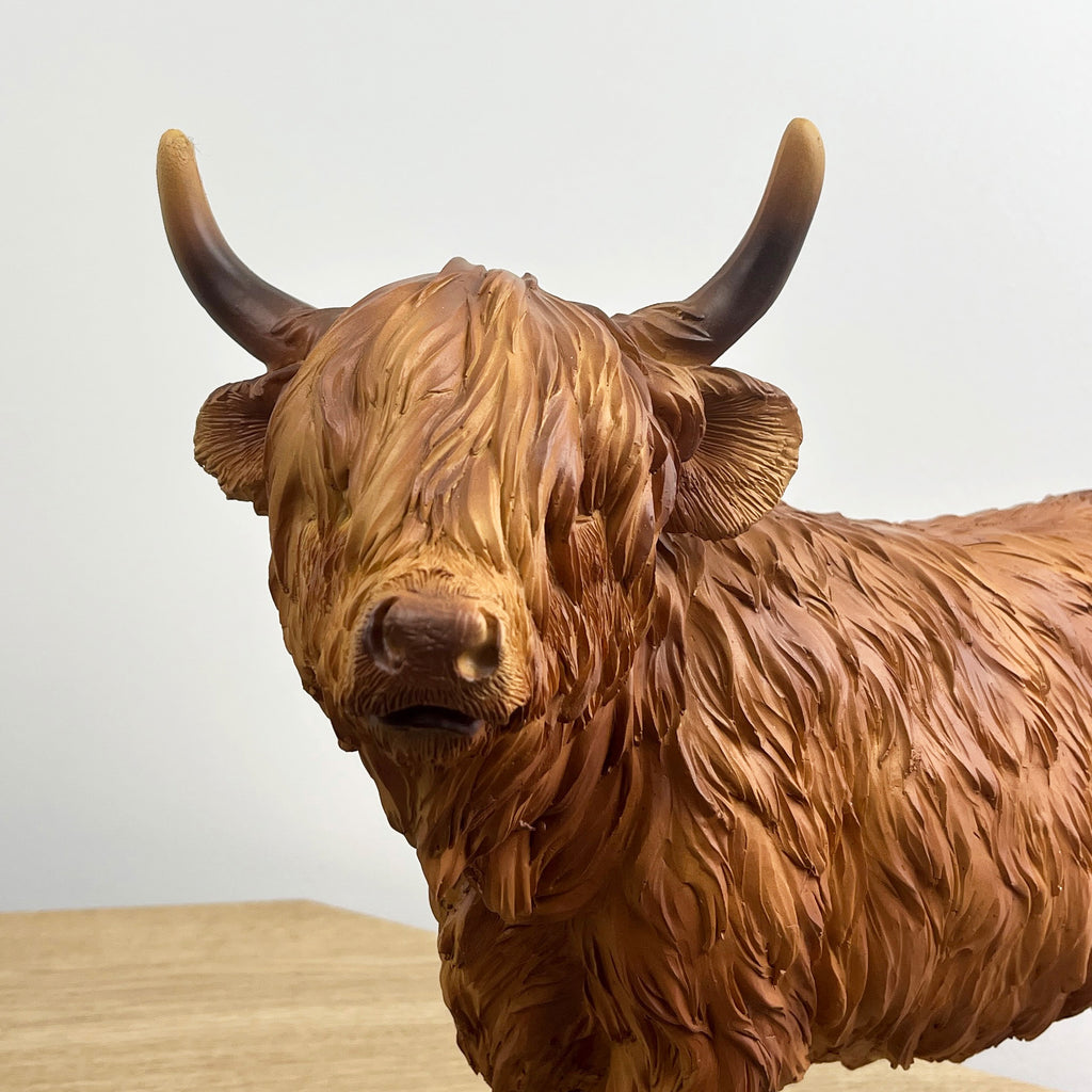 33.5cm Large Standing Highland Ornament – Resin