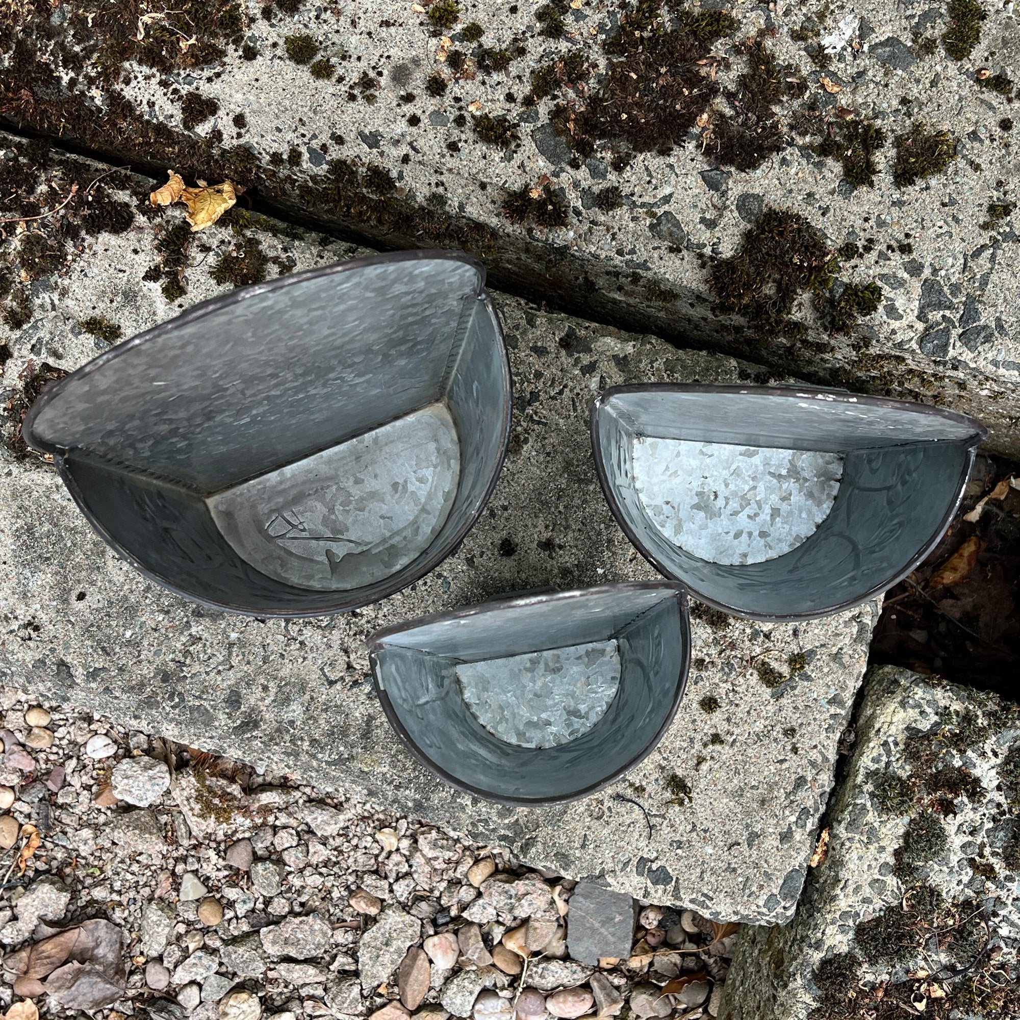 Set of 3 Small Wall Mounted Garden Planters – Metal