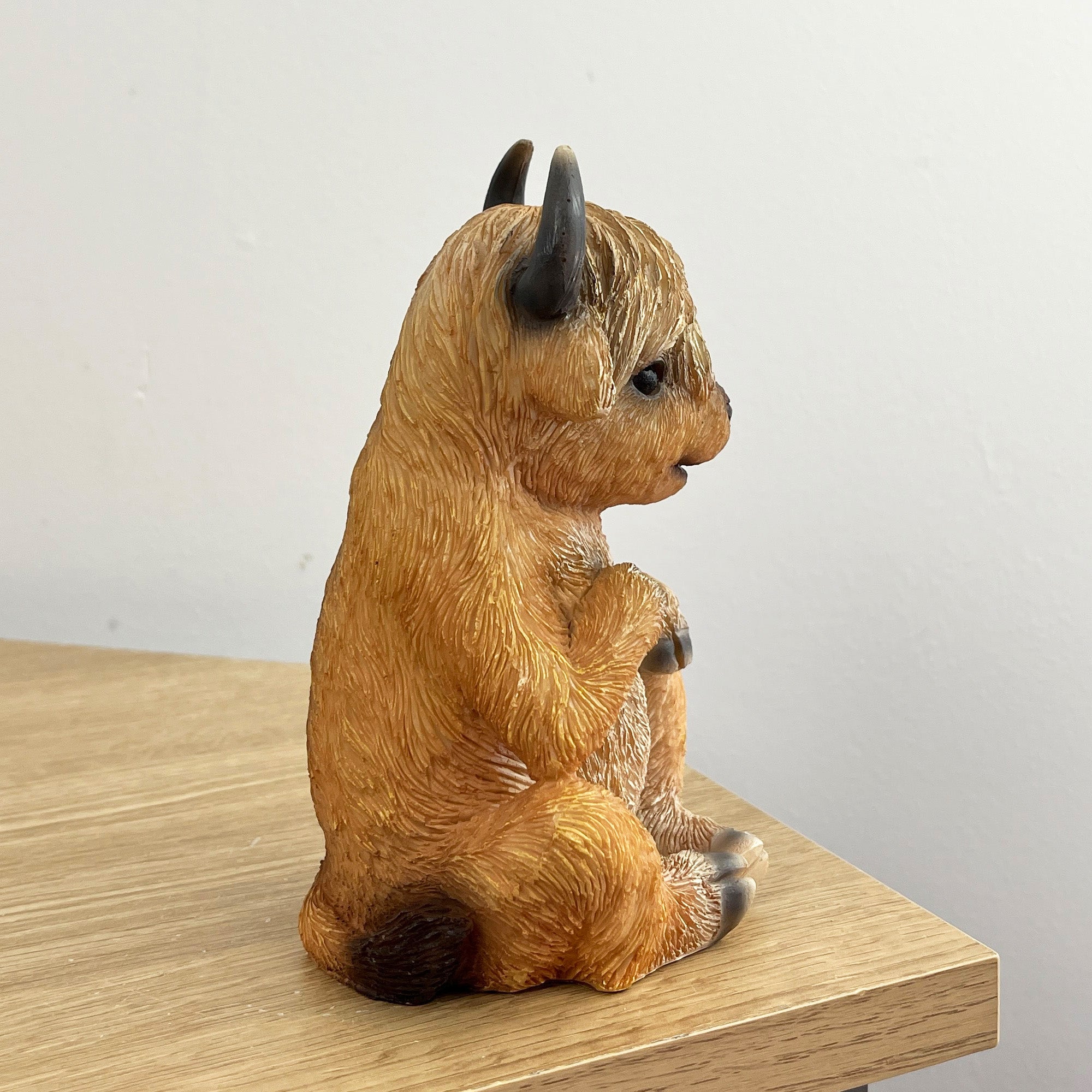 15cm Sitting Highland Cow Ornament – Resin