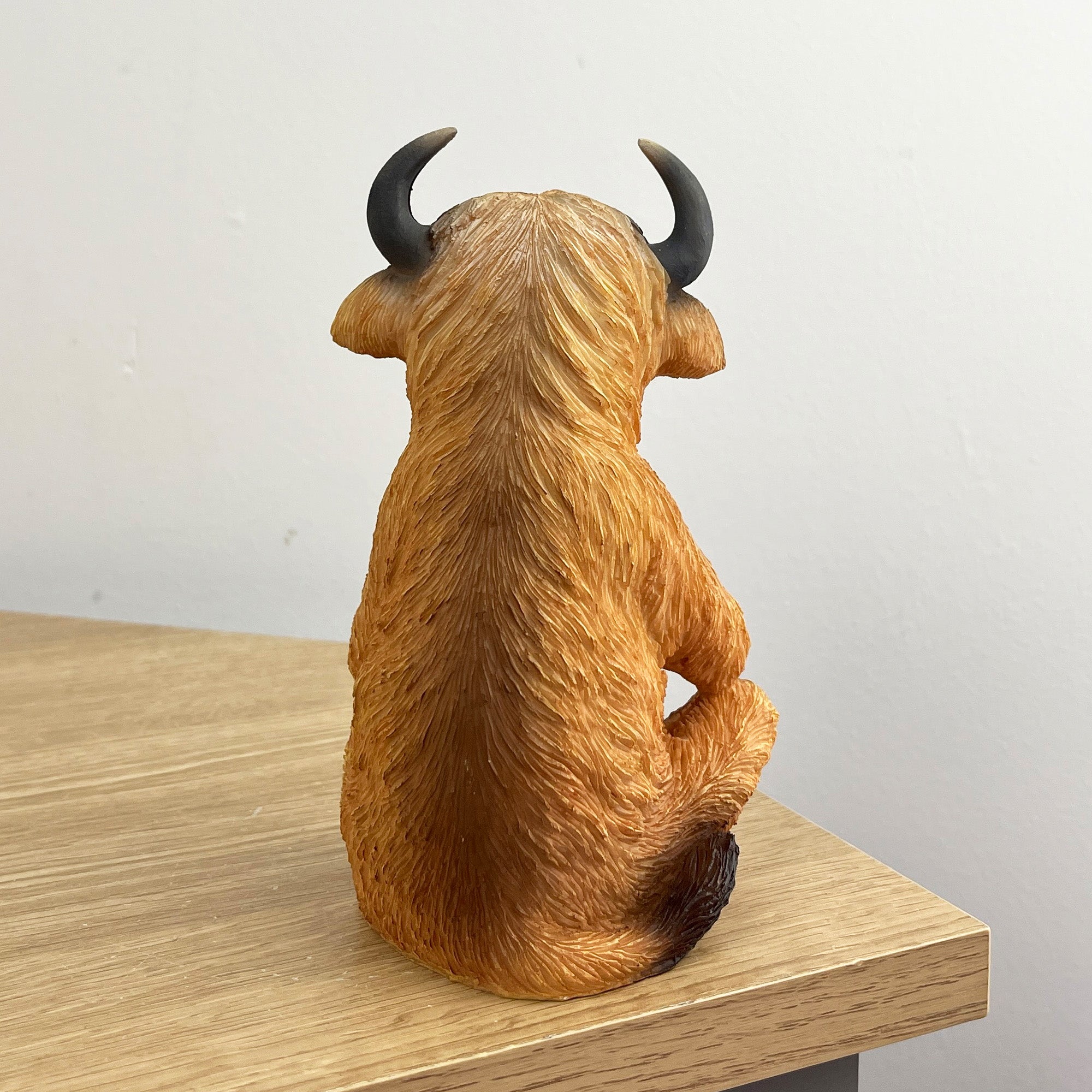 15cm Sitting Highland Cow Ornament – Resin