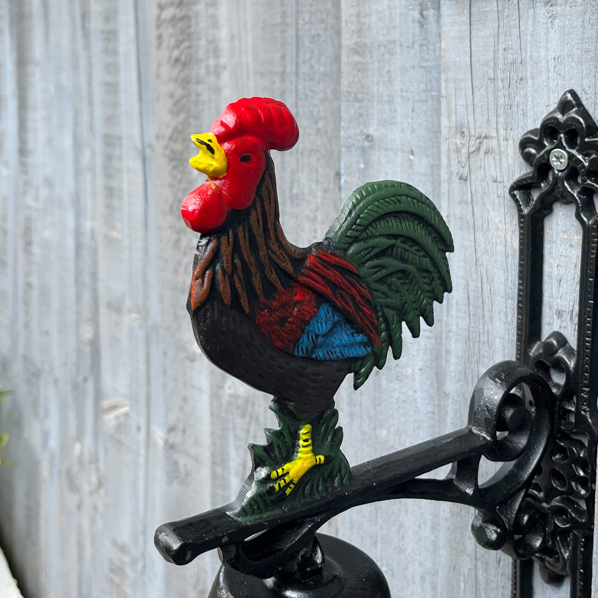 31.5cm Cockerel Garden Wall Bell – Cast Iron