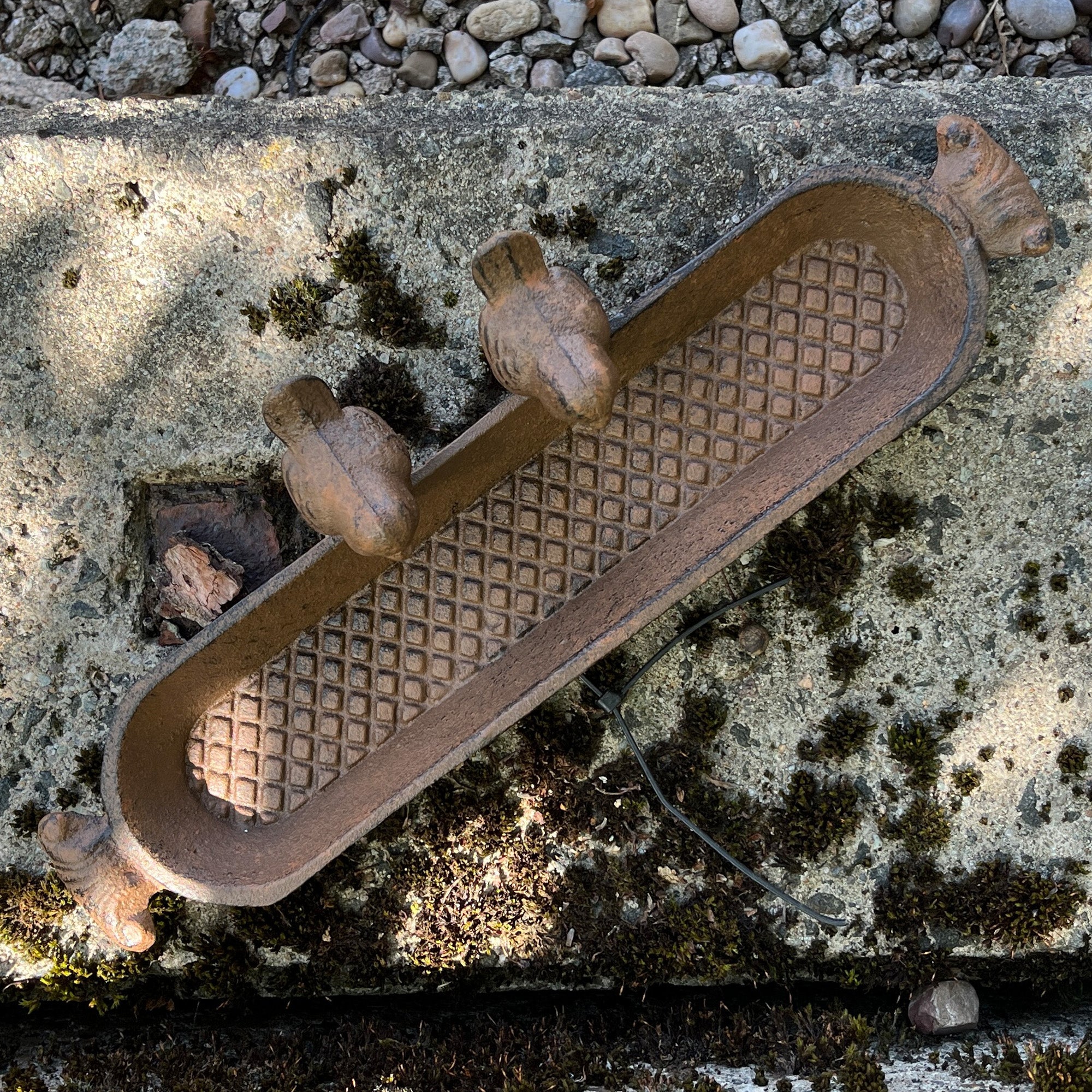 30.5cm Rustic Bird Feeder Tray / Trough - Cast Iron