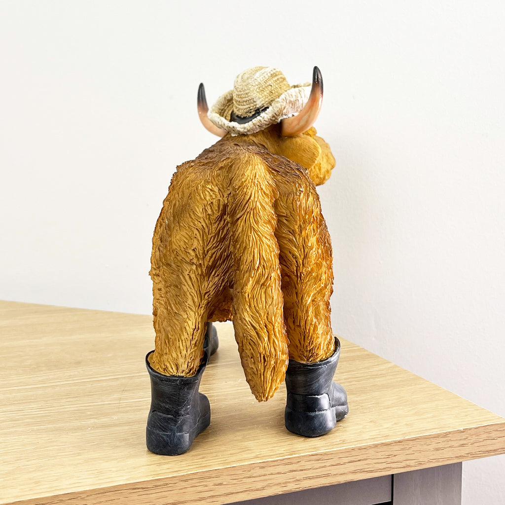 26cm Large Straw Hat & Wellies Highland Cow Ornament / Figurine - Resin