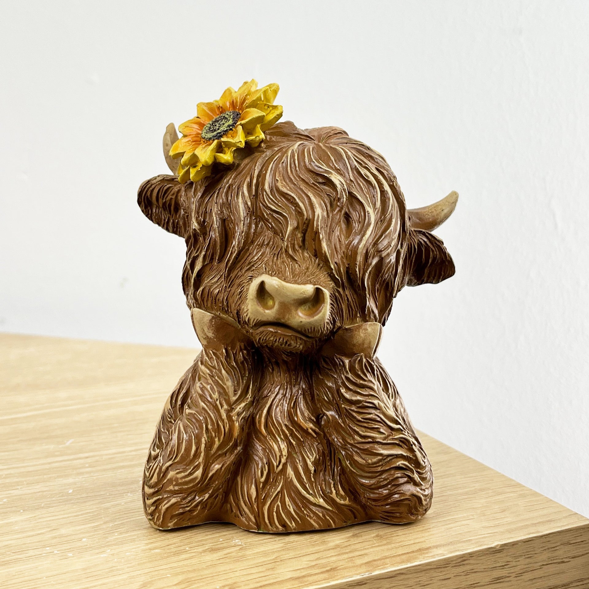11cm Daisy The Highland Cow Bust Ornament / Figurine – Resin