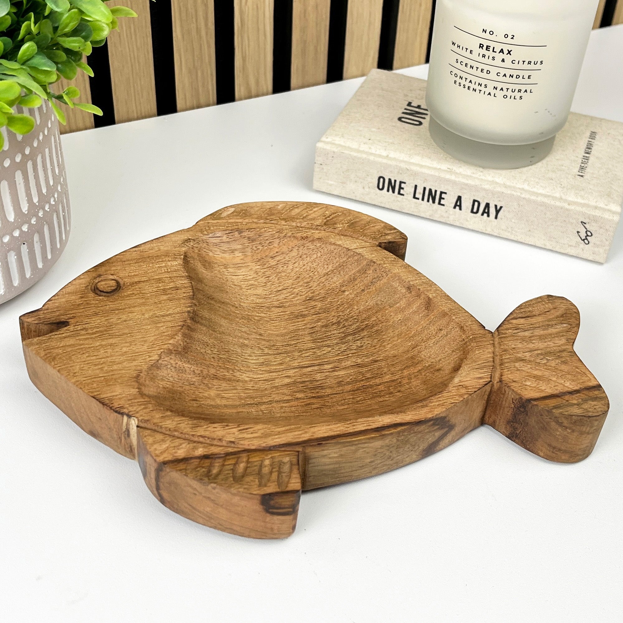 25.5cm Wooden Fish Shaped Trinket Dish - Mango Wood