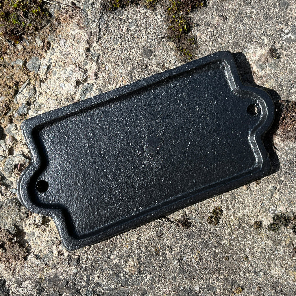 Small Shed Wall Sign / Plaque - Cast Iron