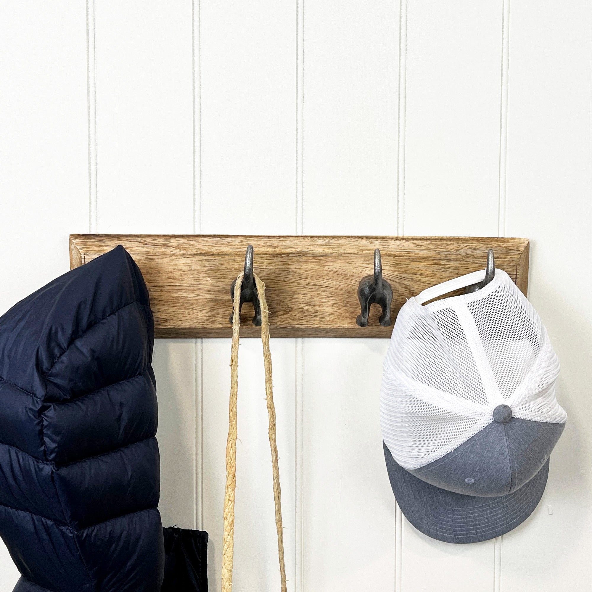Set of 4 Dog Tail Storage Hooks on Wood – Grey