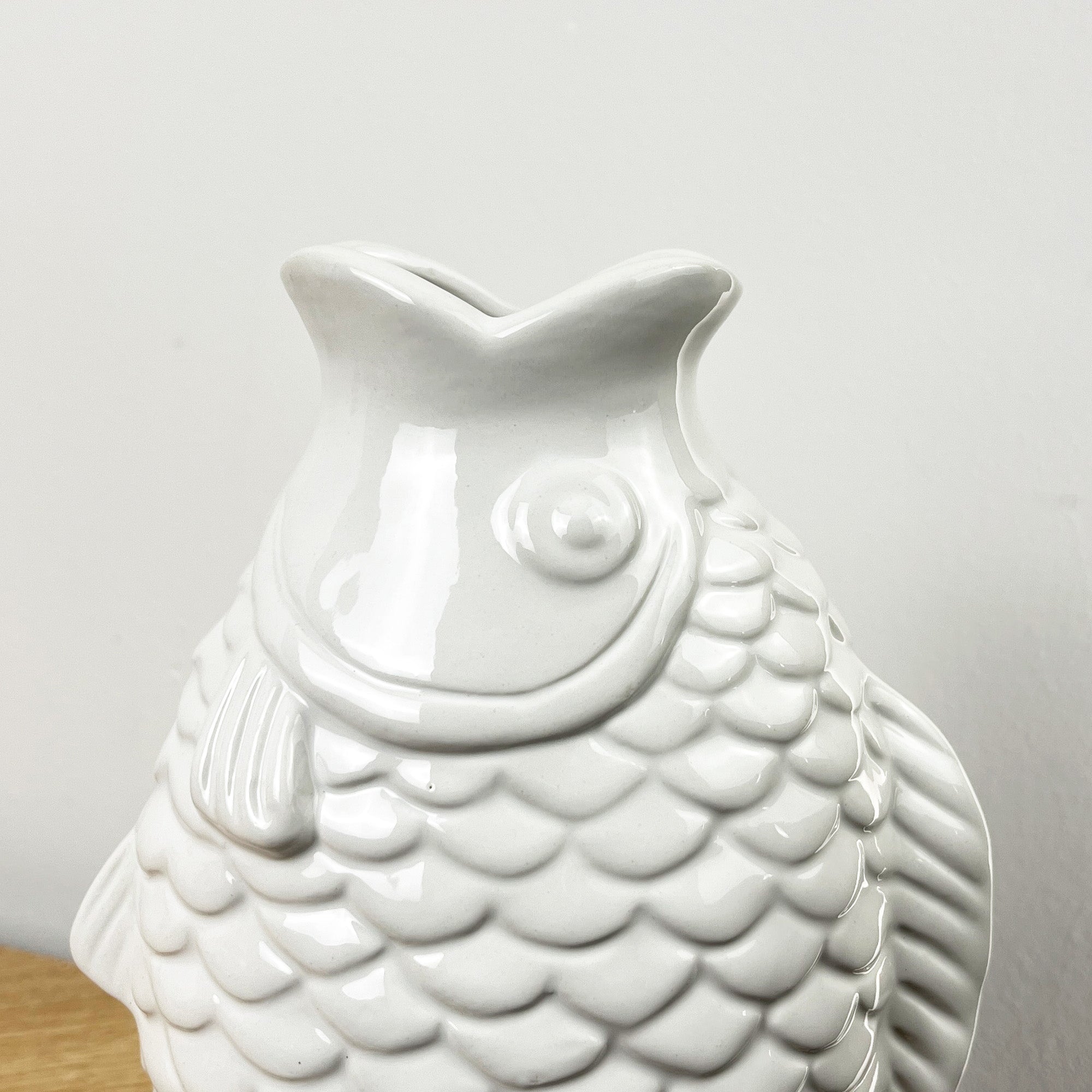 22cm Ceramic Fish Vase - White