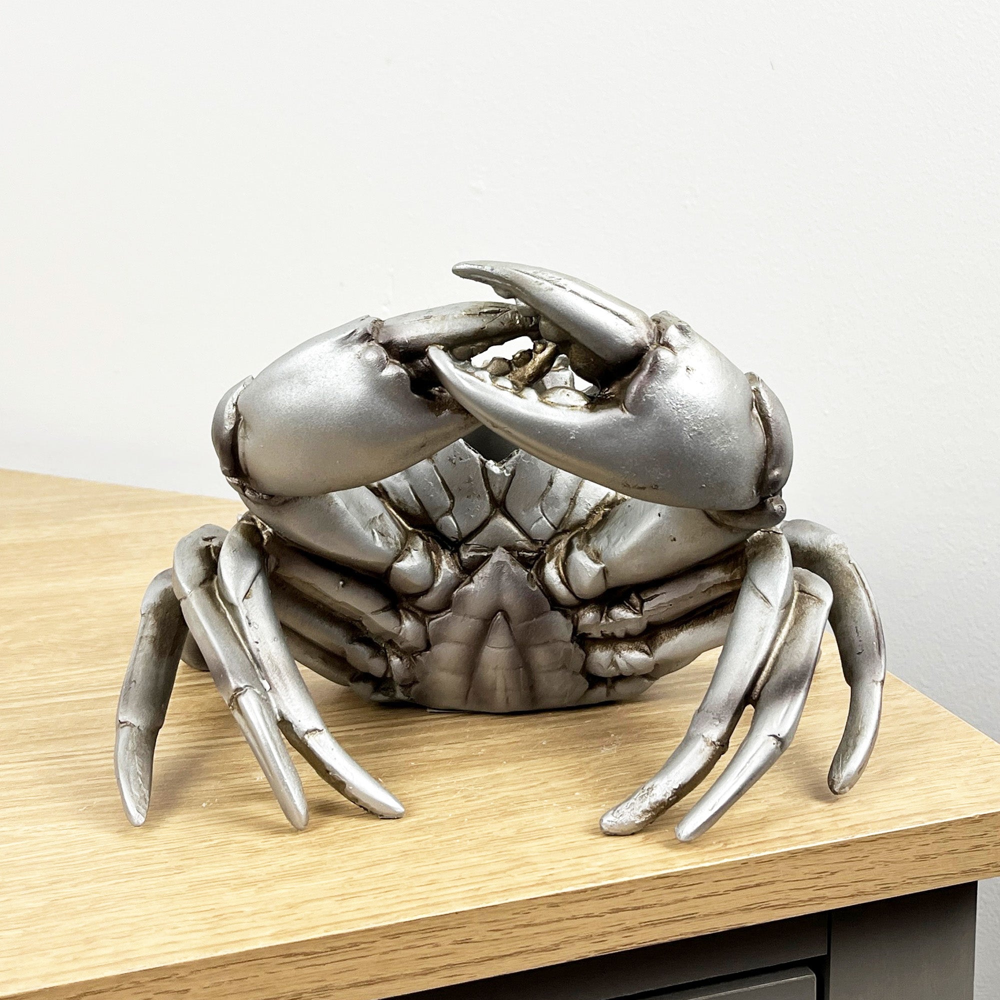Silver Crab Single Wine Bottle Holder for Table – Resin