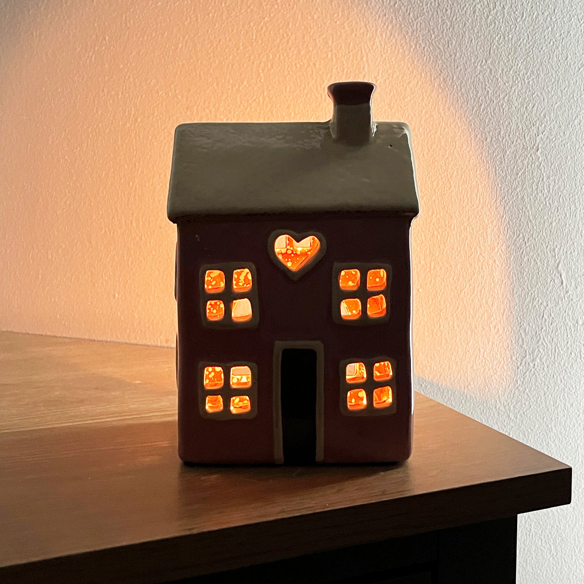 18cm Pink Heart House Tealight Holder – Ceramic