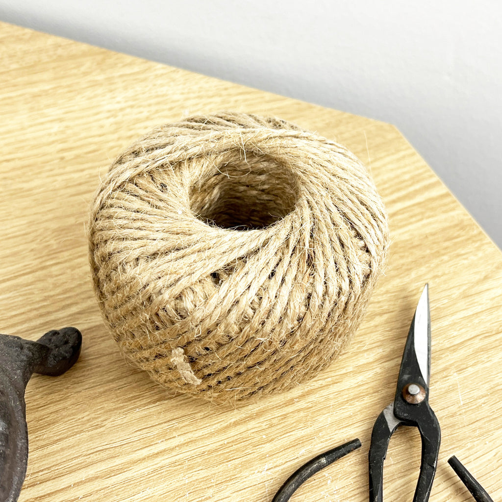 Twine Holder with Scissors – Cast Iron