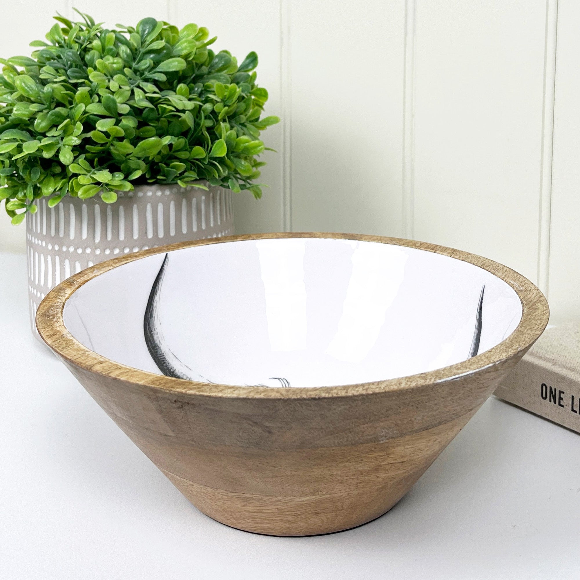 23.5cm Decorative Wooden Bowl with Enamel Highland Cow Design