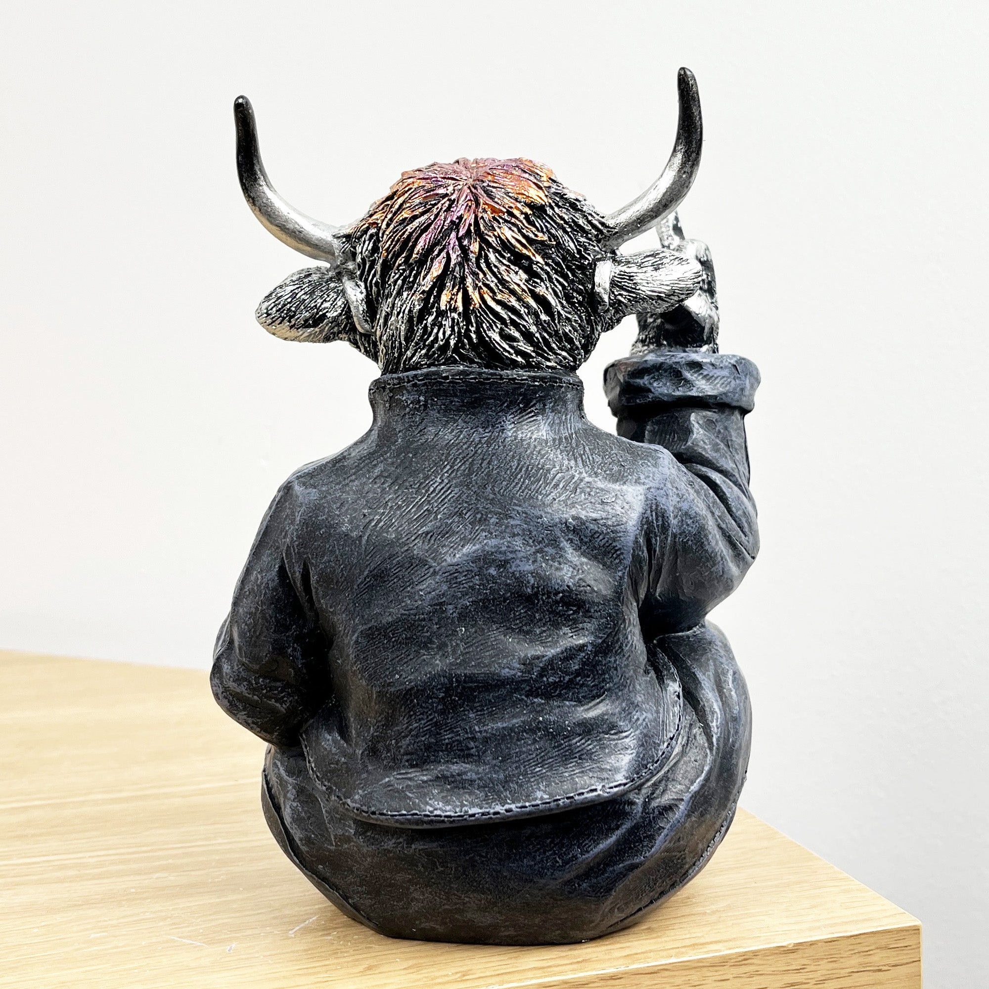 18cm Rude Middle Finger Highland Cow Ornament – Resin