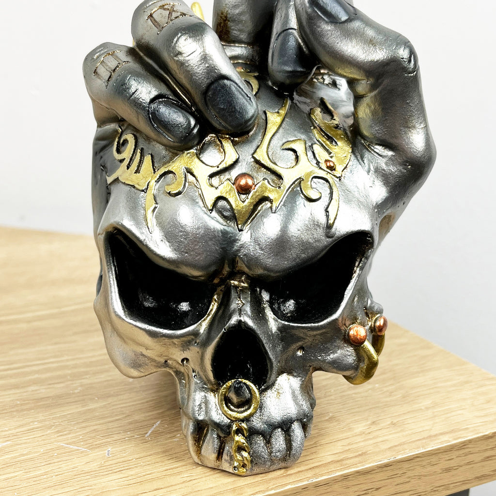 18.5cm Middle Finger Skull Ornament – Resin