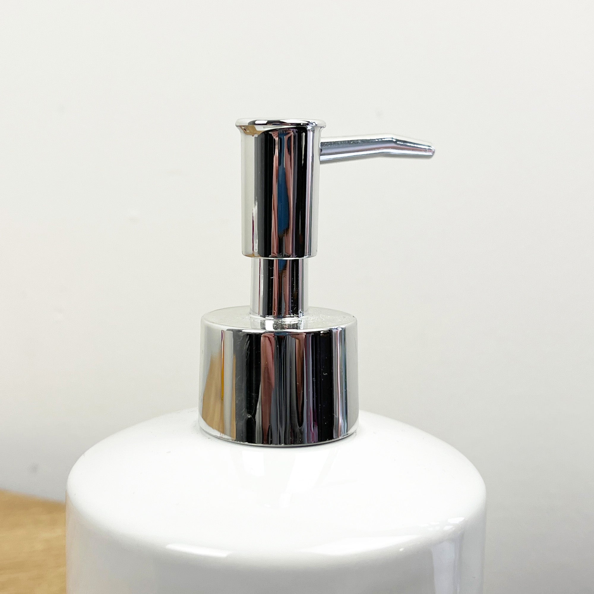 2 Piece Bathroom Sink Accessories Set – White Heart