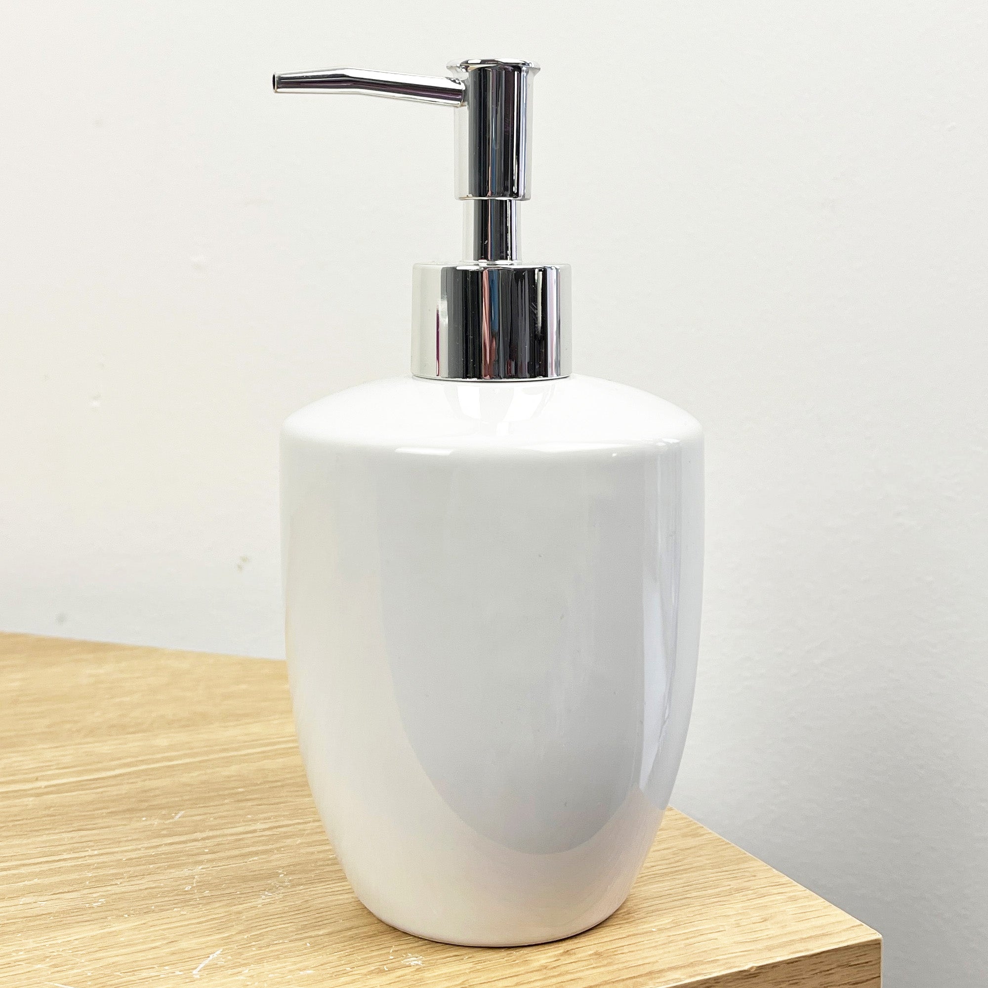 2 Piece Bathroom Sink Accessories Set – White Heart