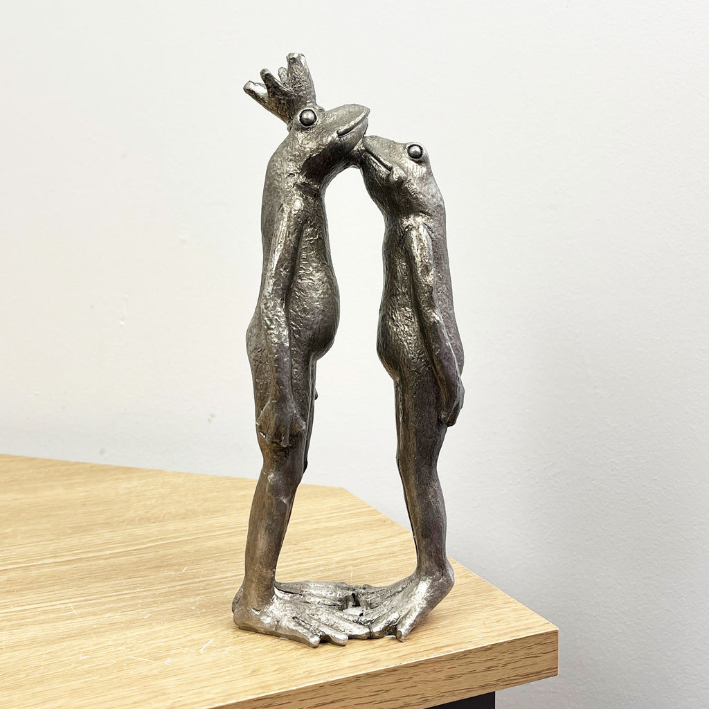 21.5cm Silver Kissing Frogs Ornament - Resin
