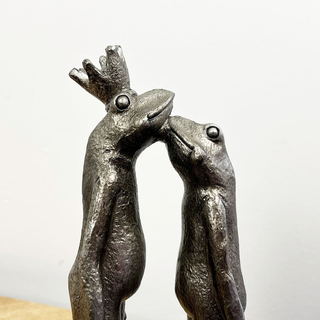 21.5cm Silver Kissing Frogs Ornament - Resin