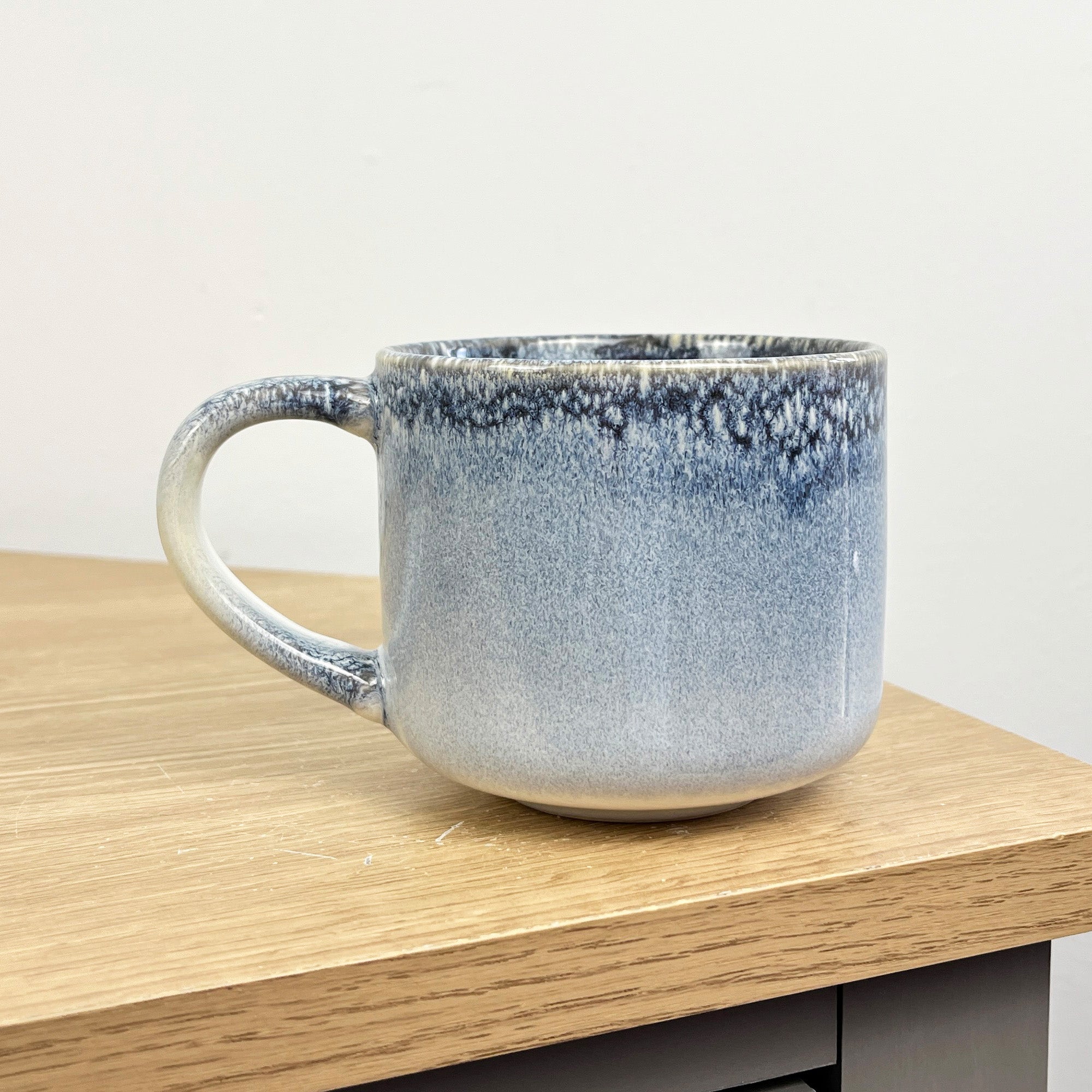 4 x 300ml Reactive Glaze Stoneware Mugs – Blue / Cream