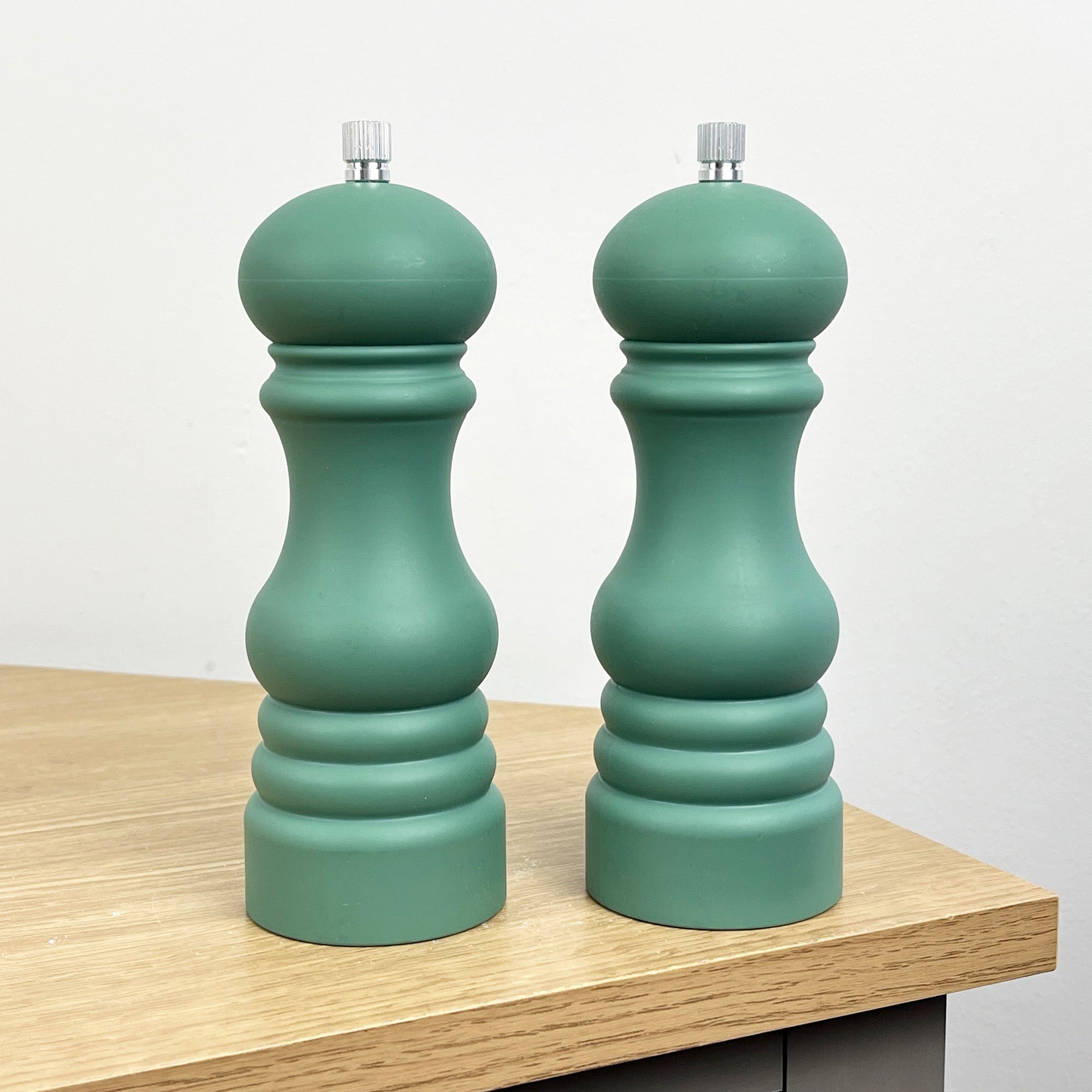 17.5cm Tall Salt and Pepper Grinder Mills - Green