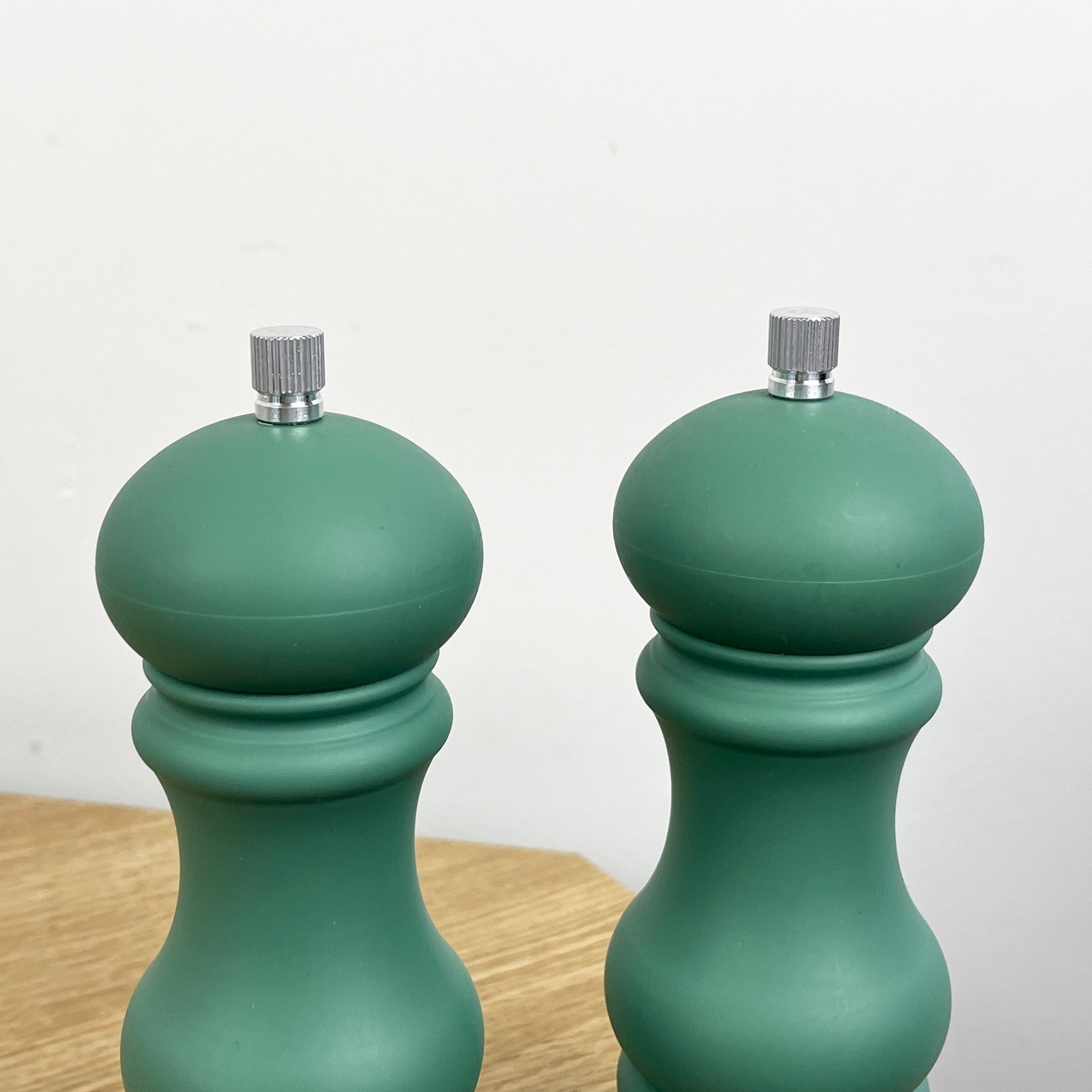 17.5cm Tall Salt and Pepper Grinder Mills - Green