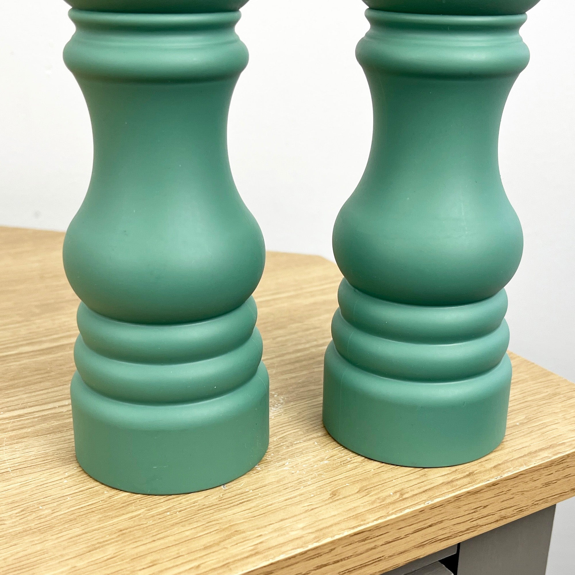 17.5cm Tall Salt and Pepper Grinder Mills - Green