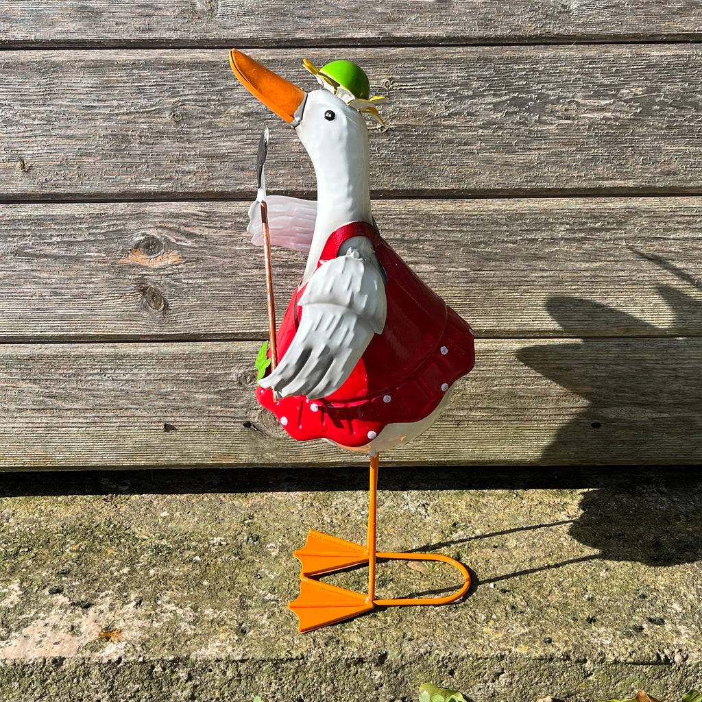 37.5cm Tall Metal Sporty Duck Garden Ornament - Golfer