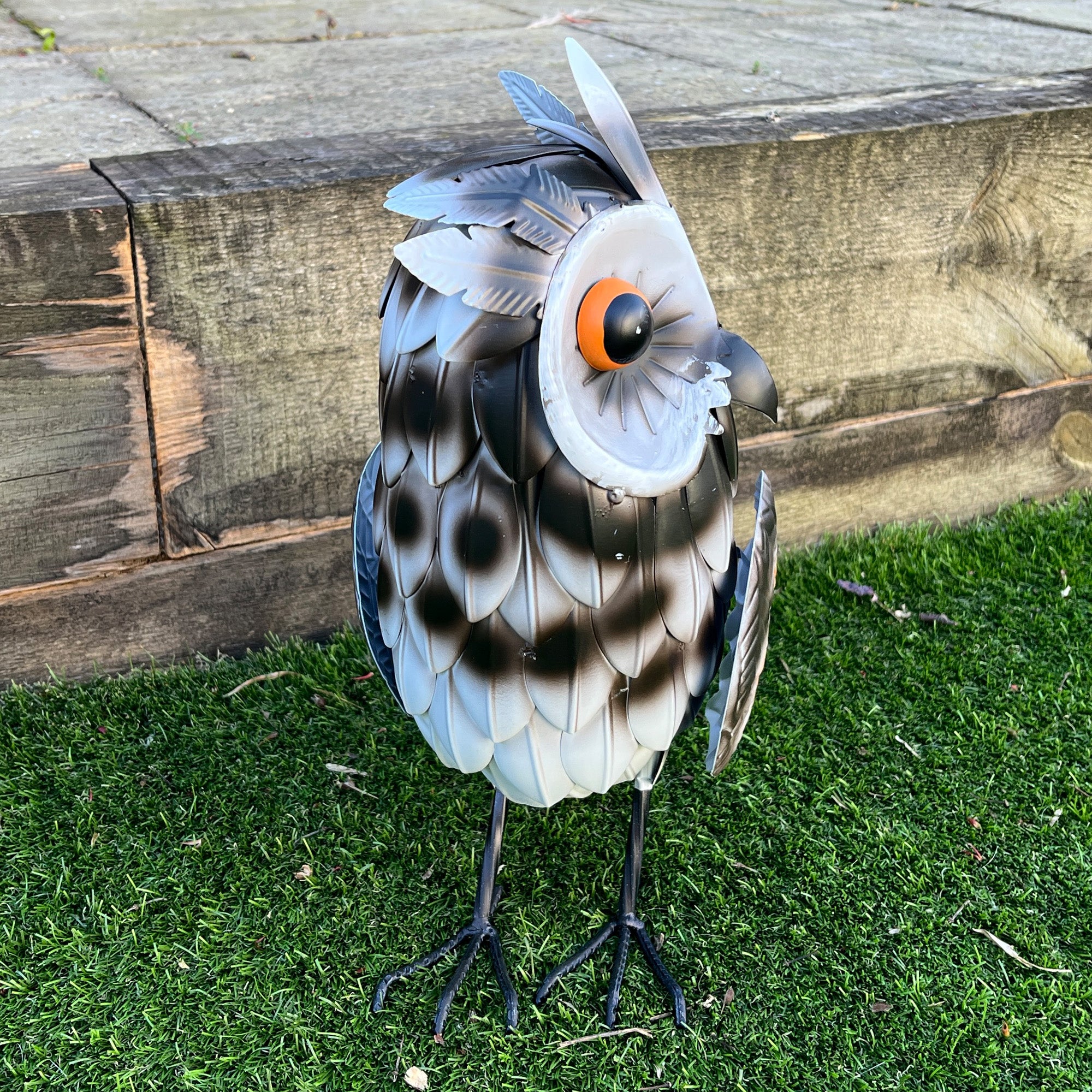 38.5cm Tall White Owl Garden Ornament - Metal