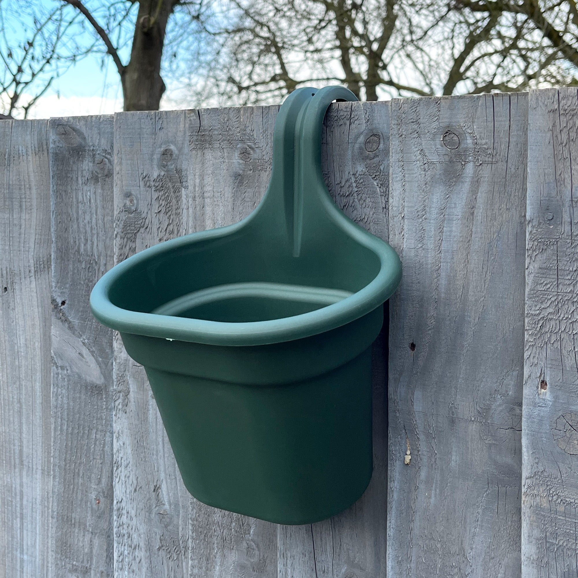 6 x Green Fence / Balcony Hanging Plant Pots – Plastic