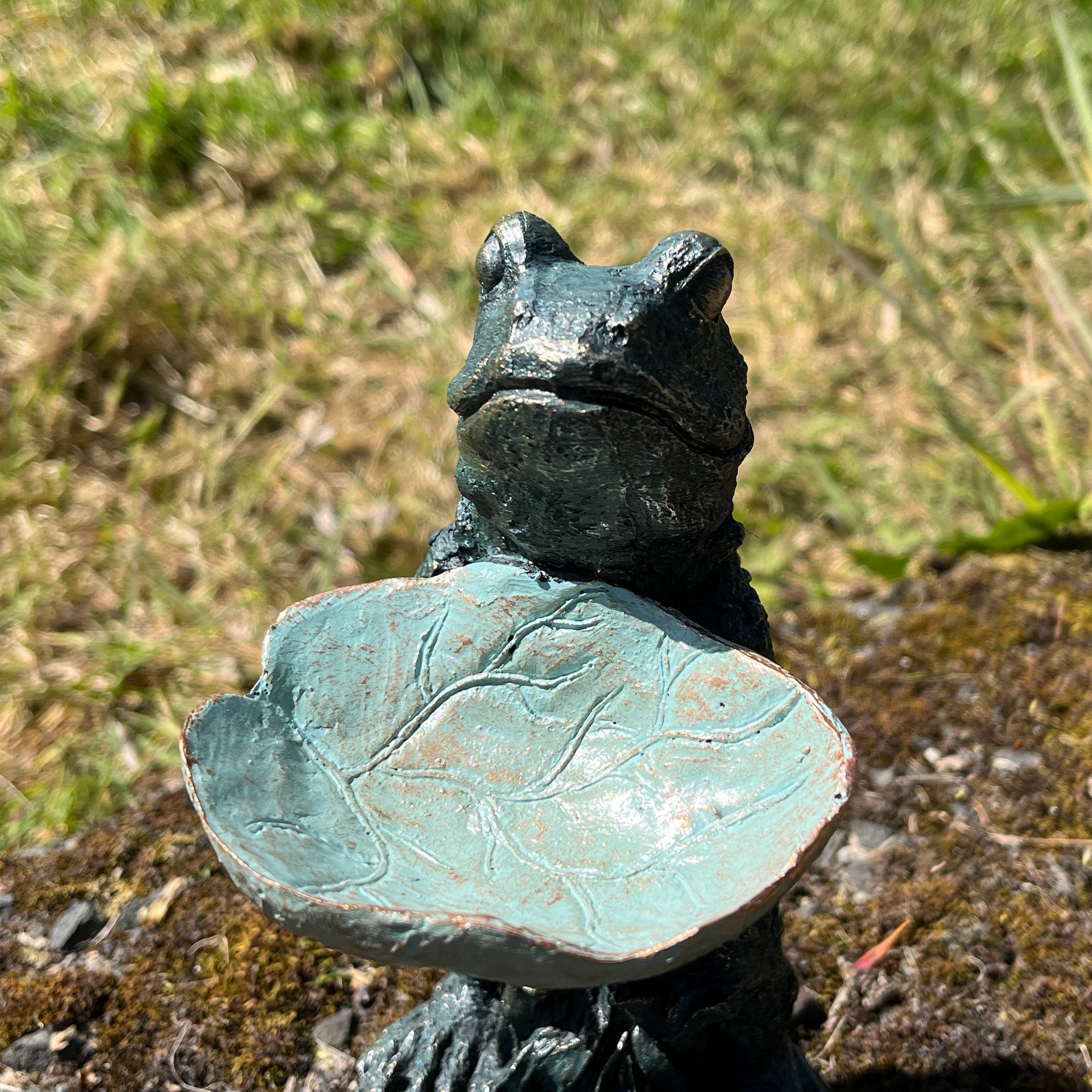 18.5cm Small Frog Holding a Leaf Garden Ornament - Resin