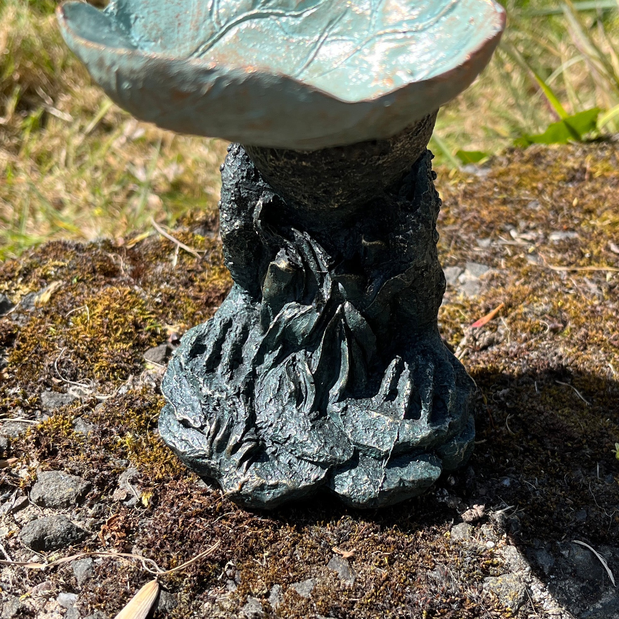 18.5cm Small Frog Holding a Leaf Garden Ornament - Resin