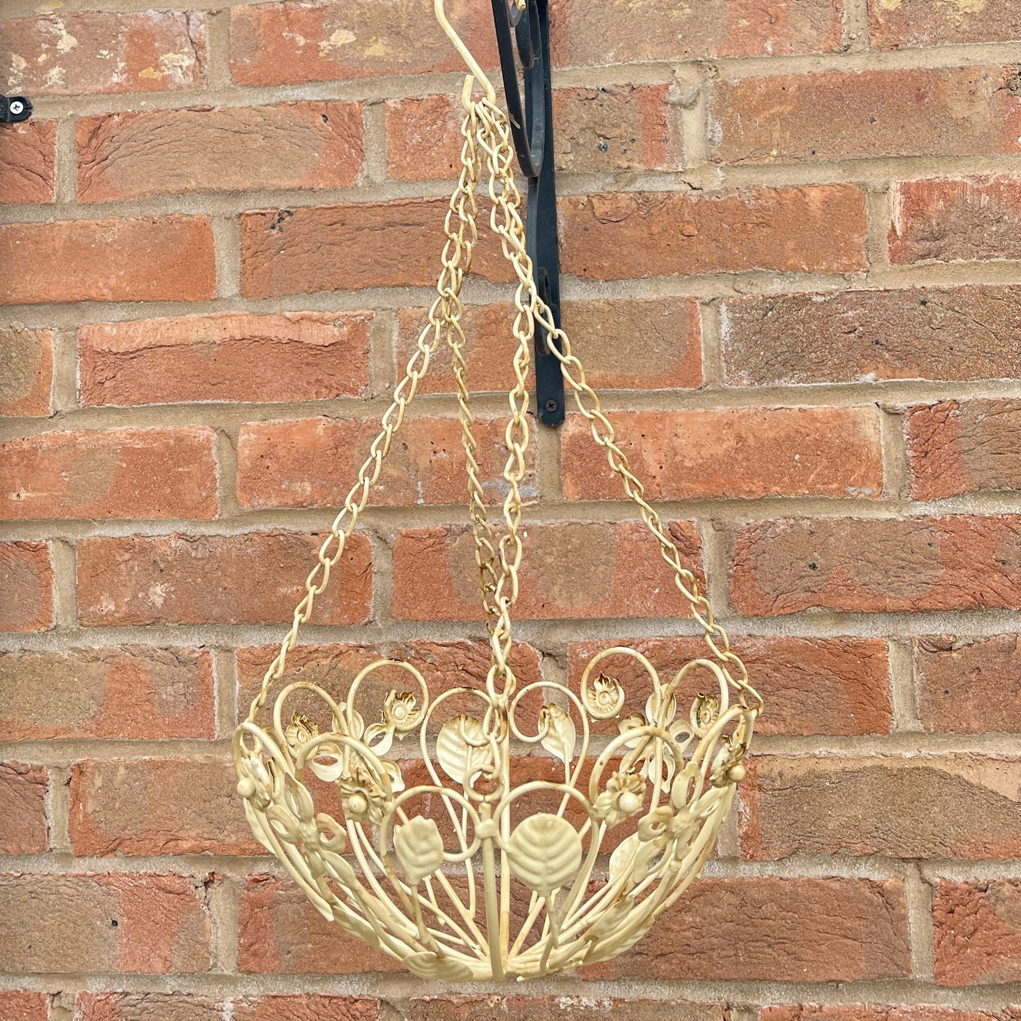 25.5cm Vintage Style Round Metal Hanging Basket