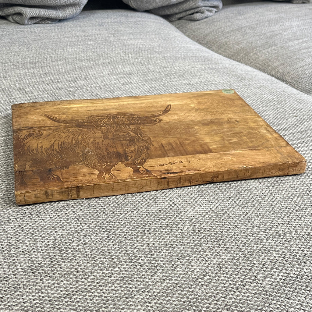35.5cm x 25cm Wooden Highland Cow Chopping Board – Hand Crafted