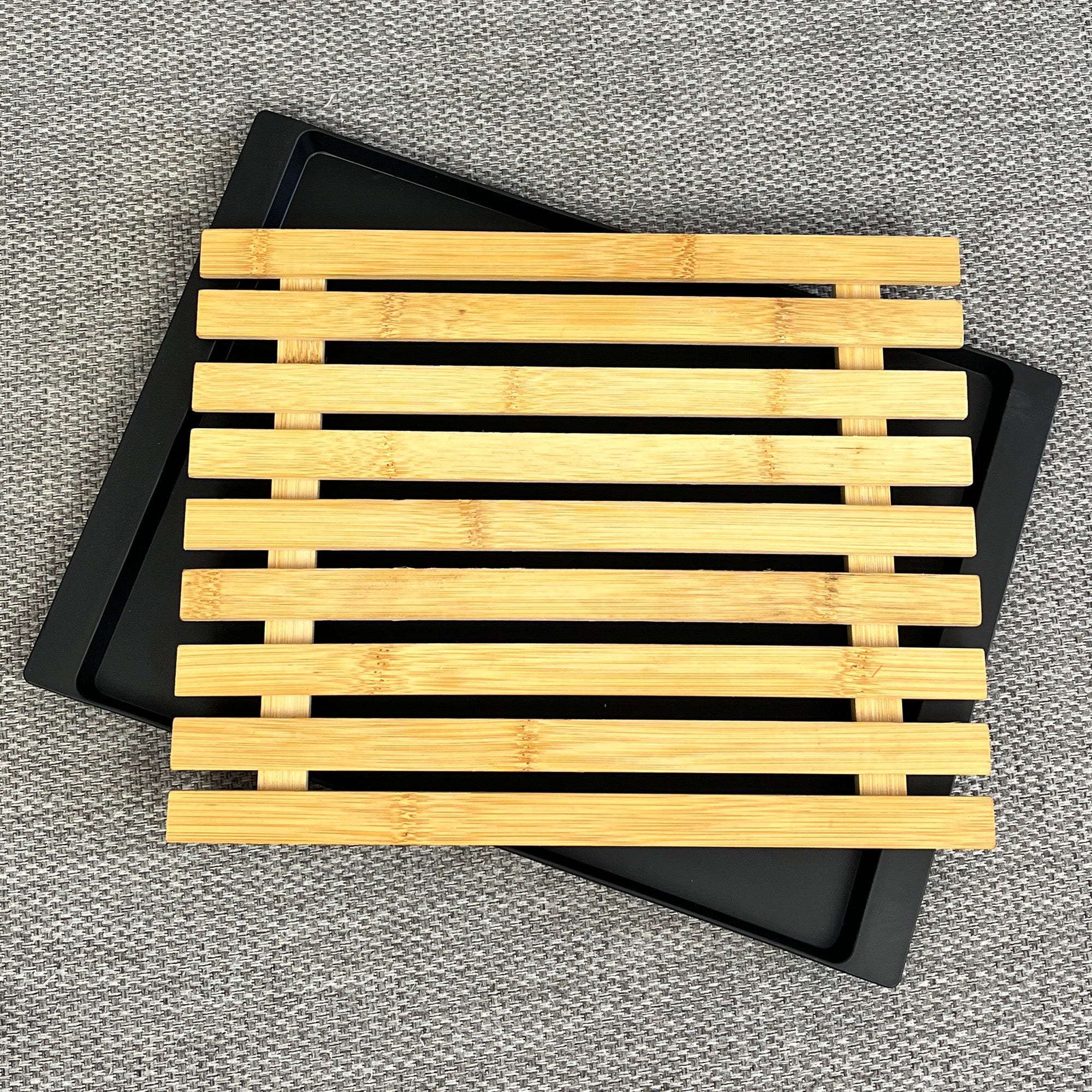38cm Bamboo Bread Cutting Board with Plastic Crumb Catcher Base