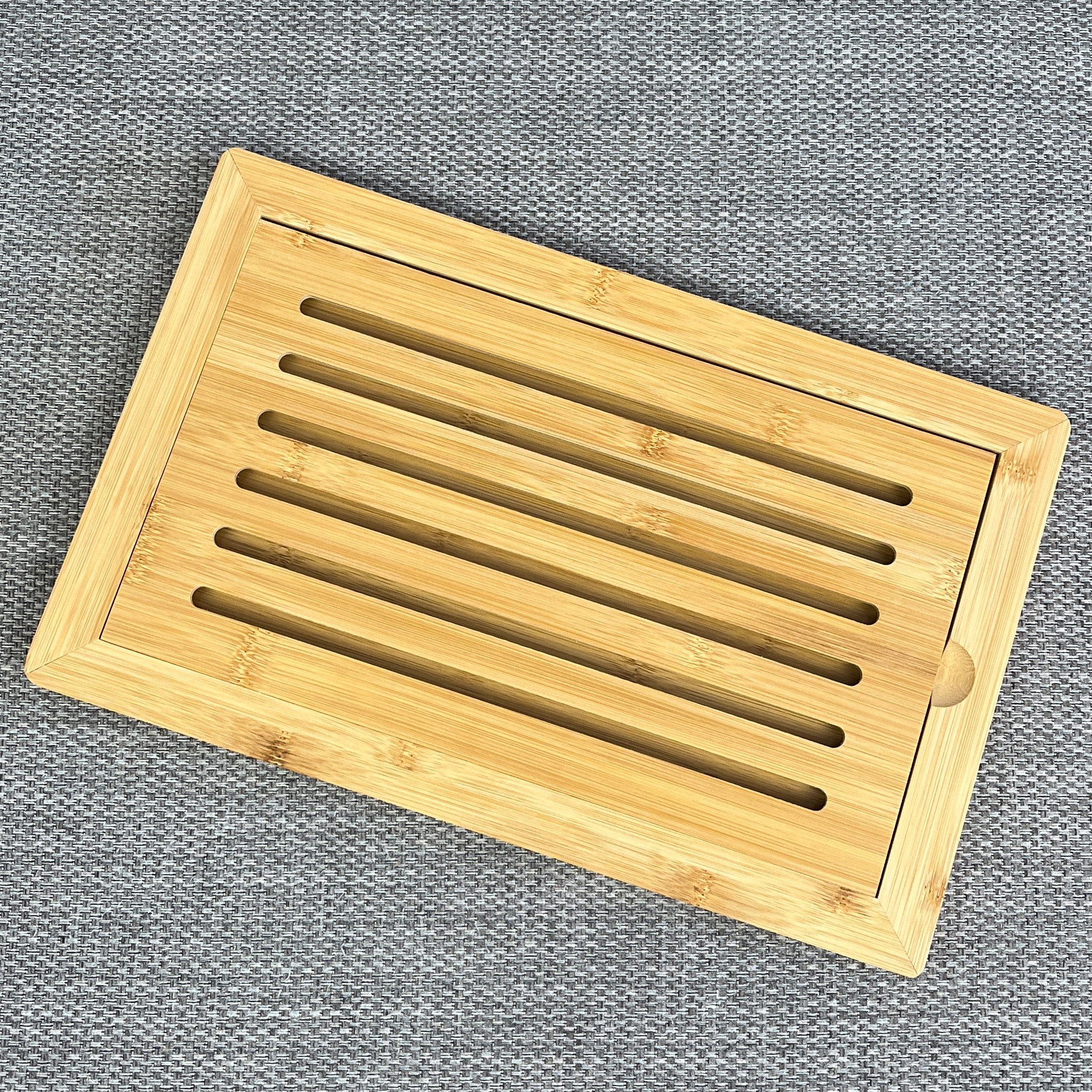 38.5cm Bamboo Bread Cutting Board with Crumb Catcher Base