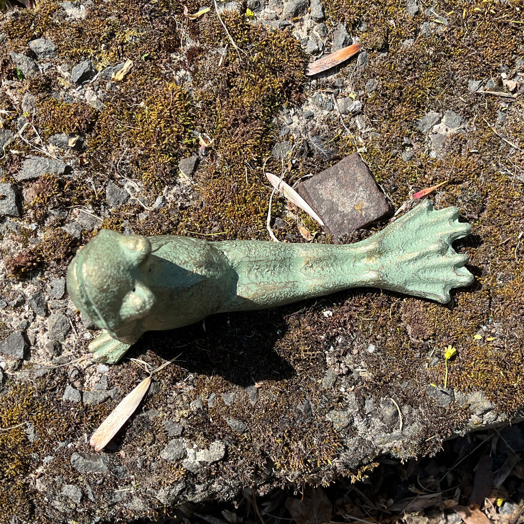18.5cm Small Cast Iron Yoga Frog Garden Ornament