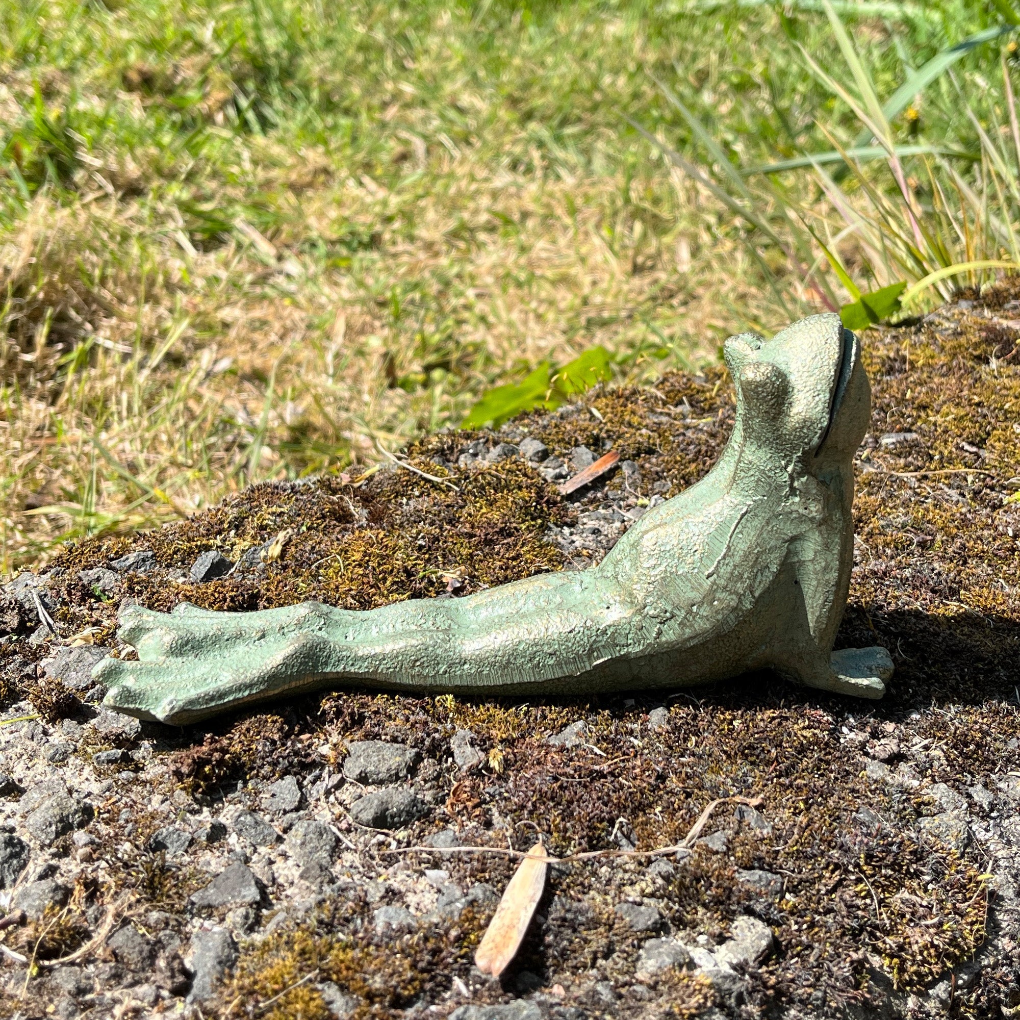 18.5cm Small Cast Iron Yoga Frog Garden Ornament