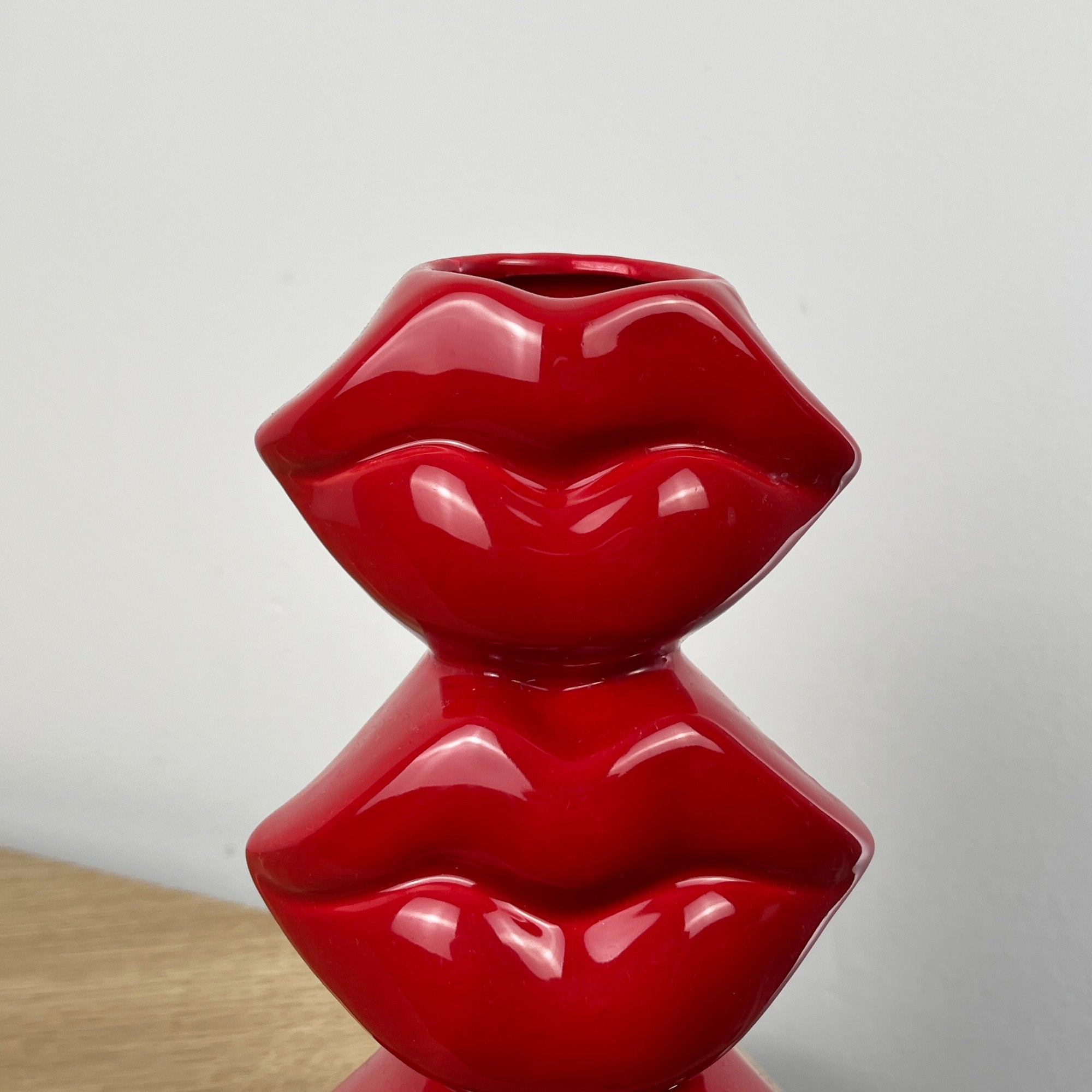20cm Small Tower of Lips Vase – Ceramic