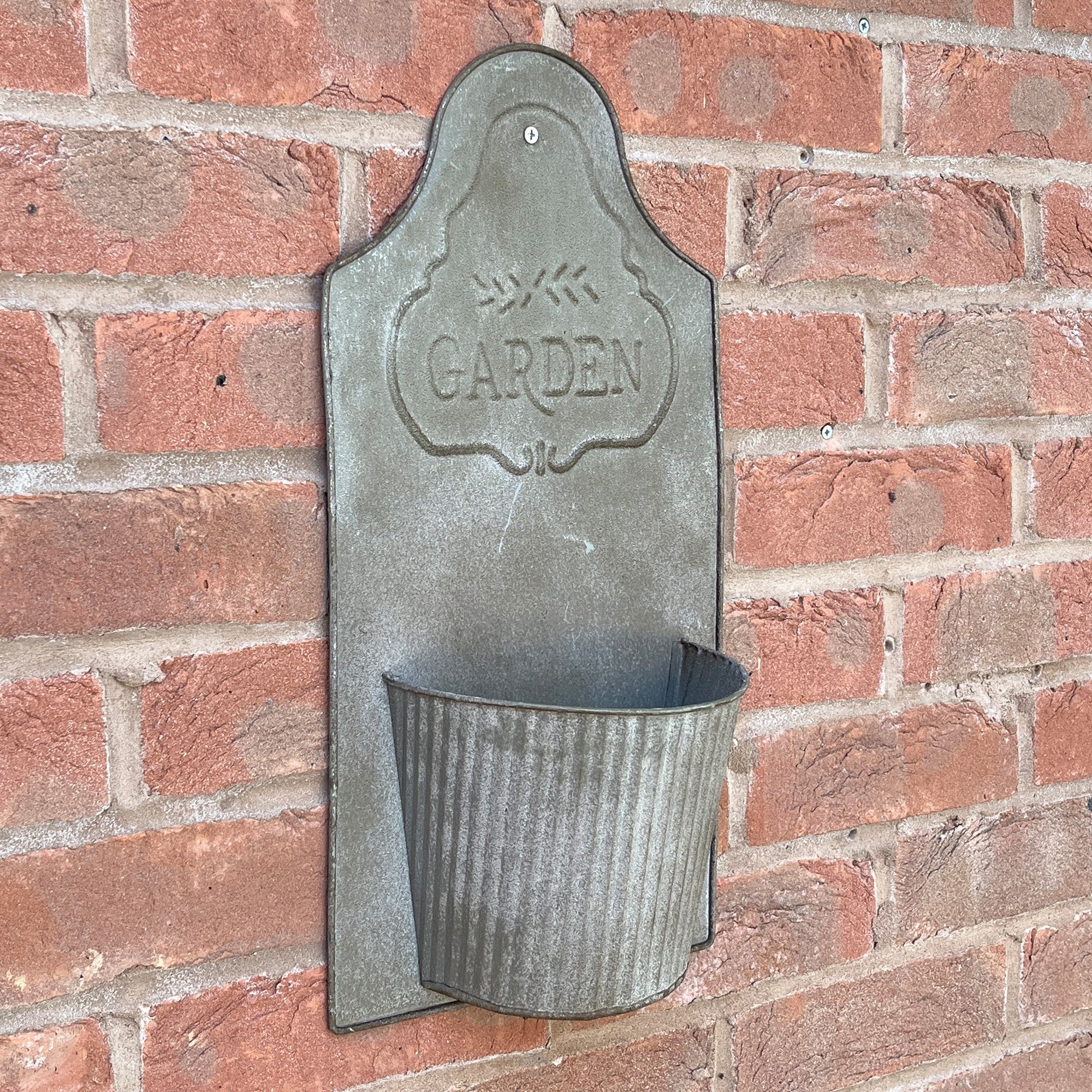 46.5cm Vintage Wall Mounted Planter – Zinc