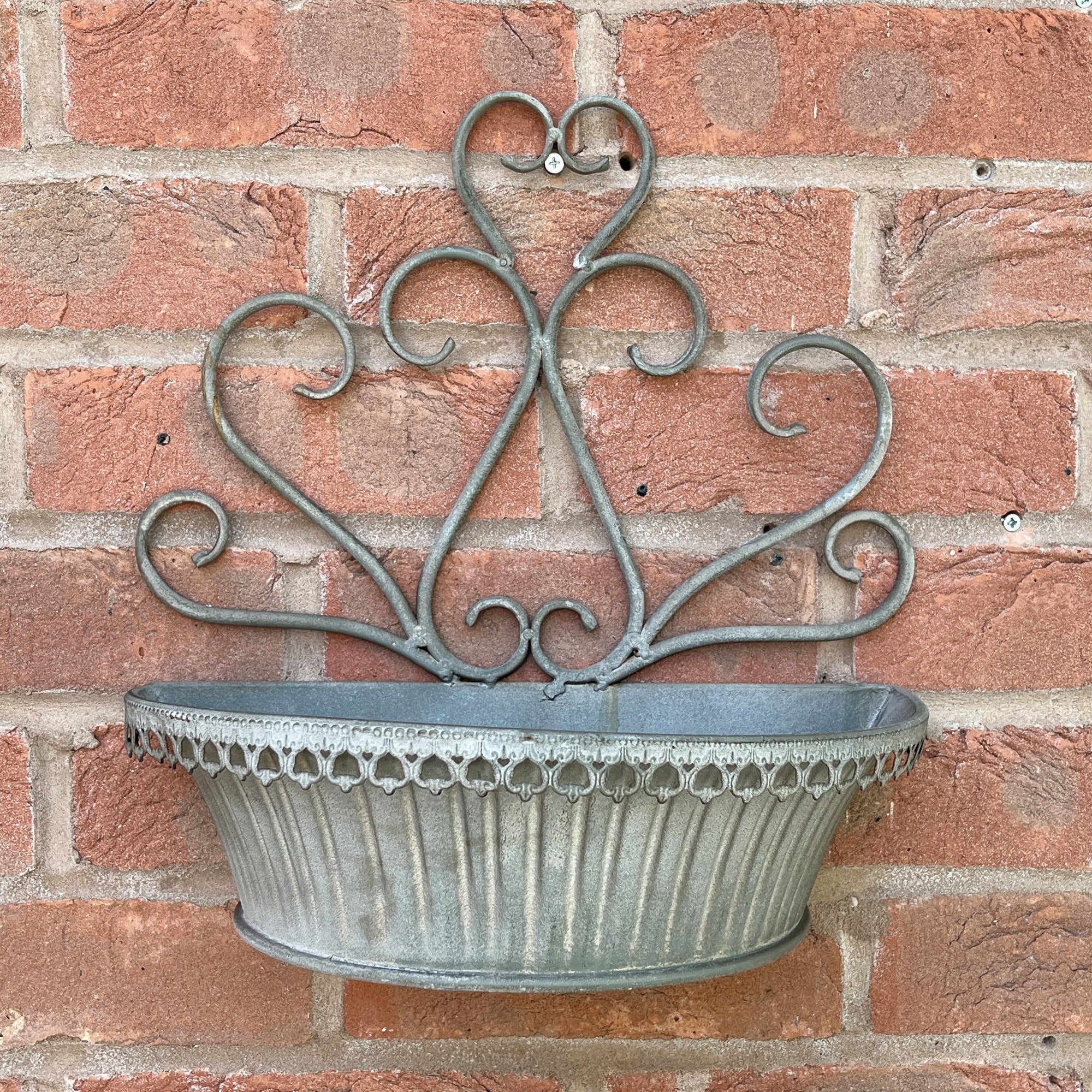33cm x 34.5cm Vintage Wall Mounted Planter – Zinc