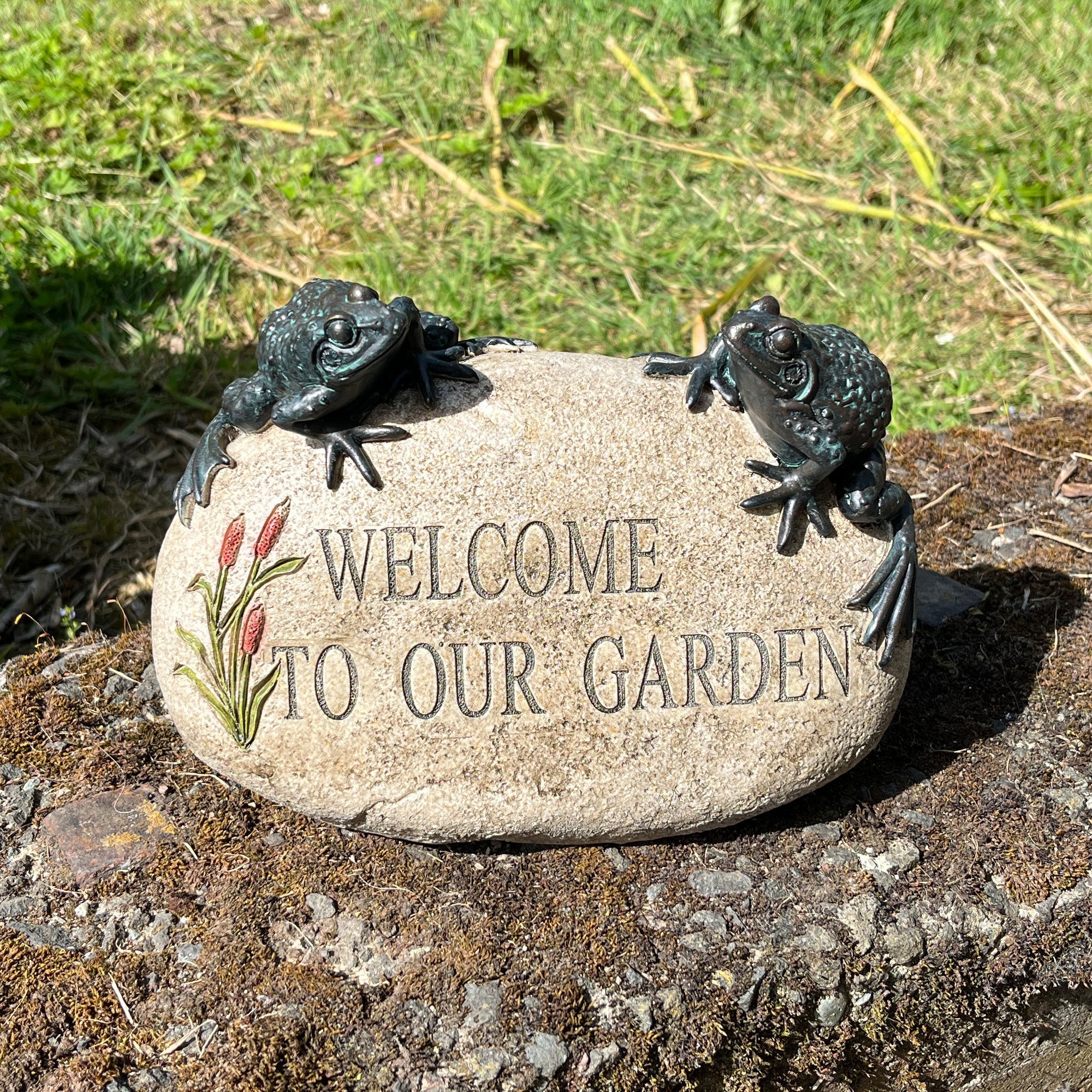 Welcome to Our Garden Frogs on a Stone Garden Ornament – Resin