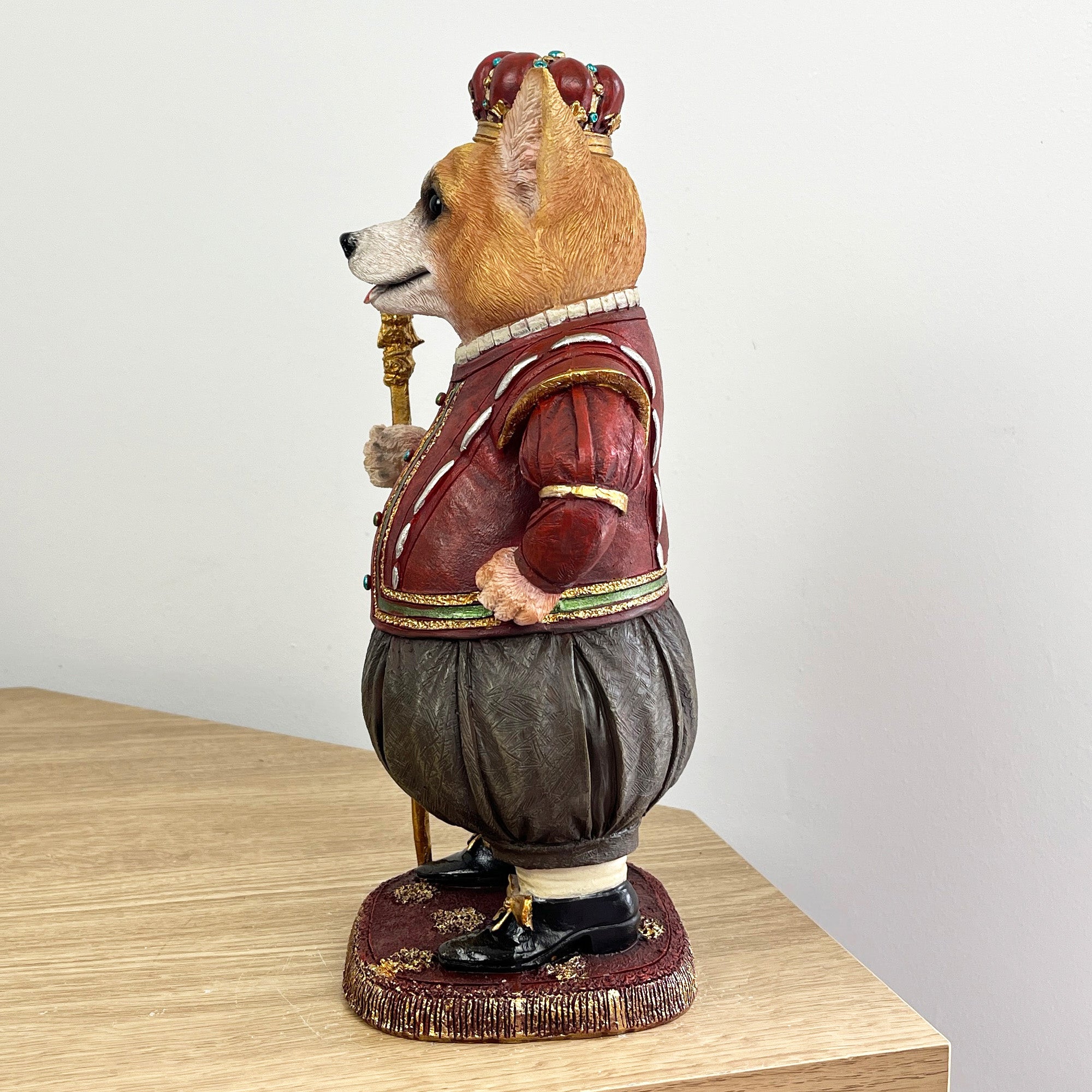27.5cm Royal Butler Corgi Dog Ornament - Resin