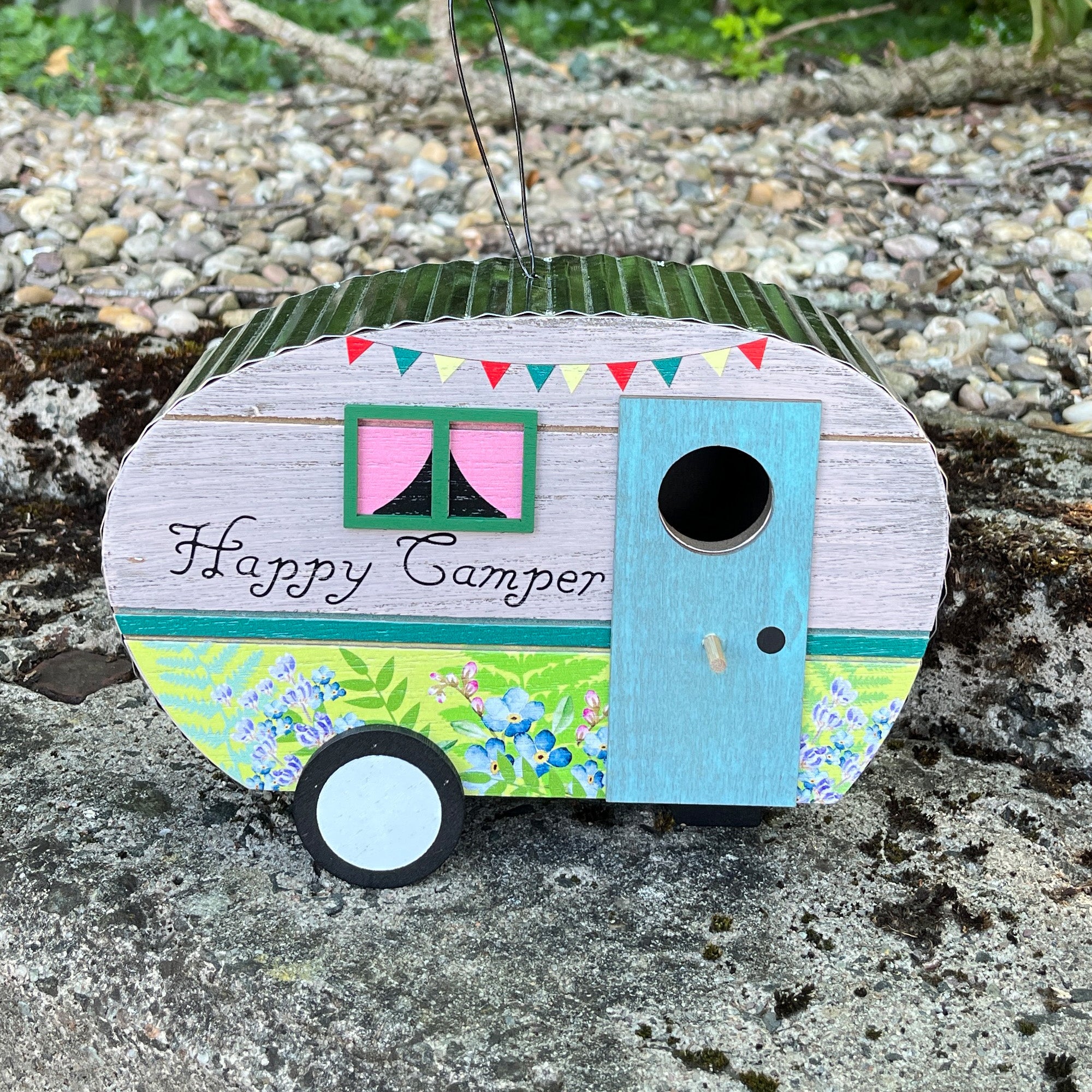 Quirky Caravan Bird House Garden Ornament – Happy Camper