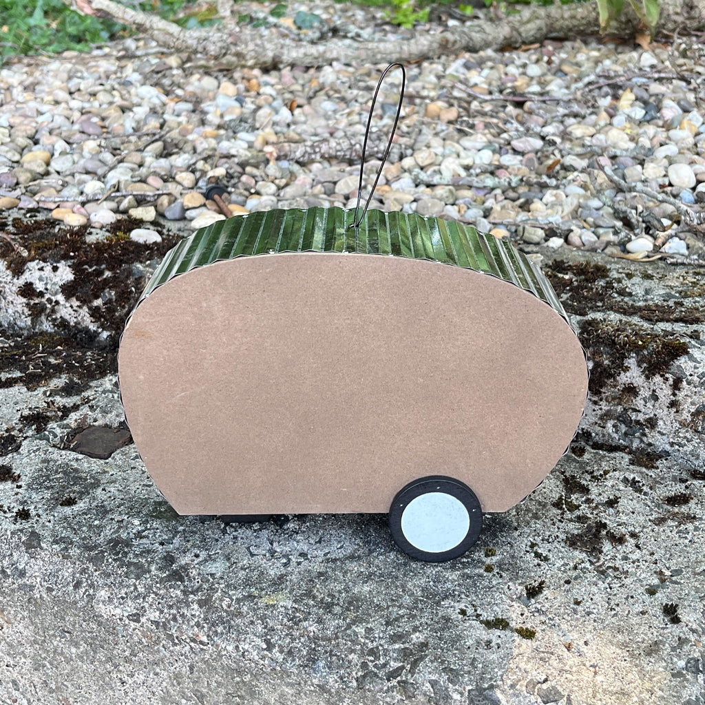 Quirky Caravan Bird House Garden Ornament – Happy Camper