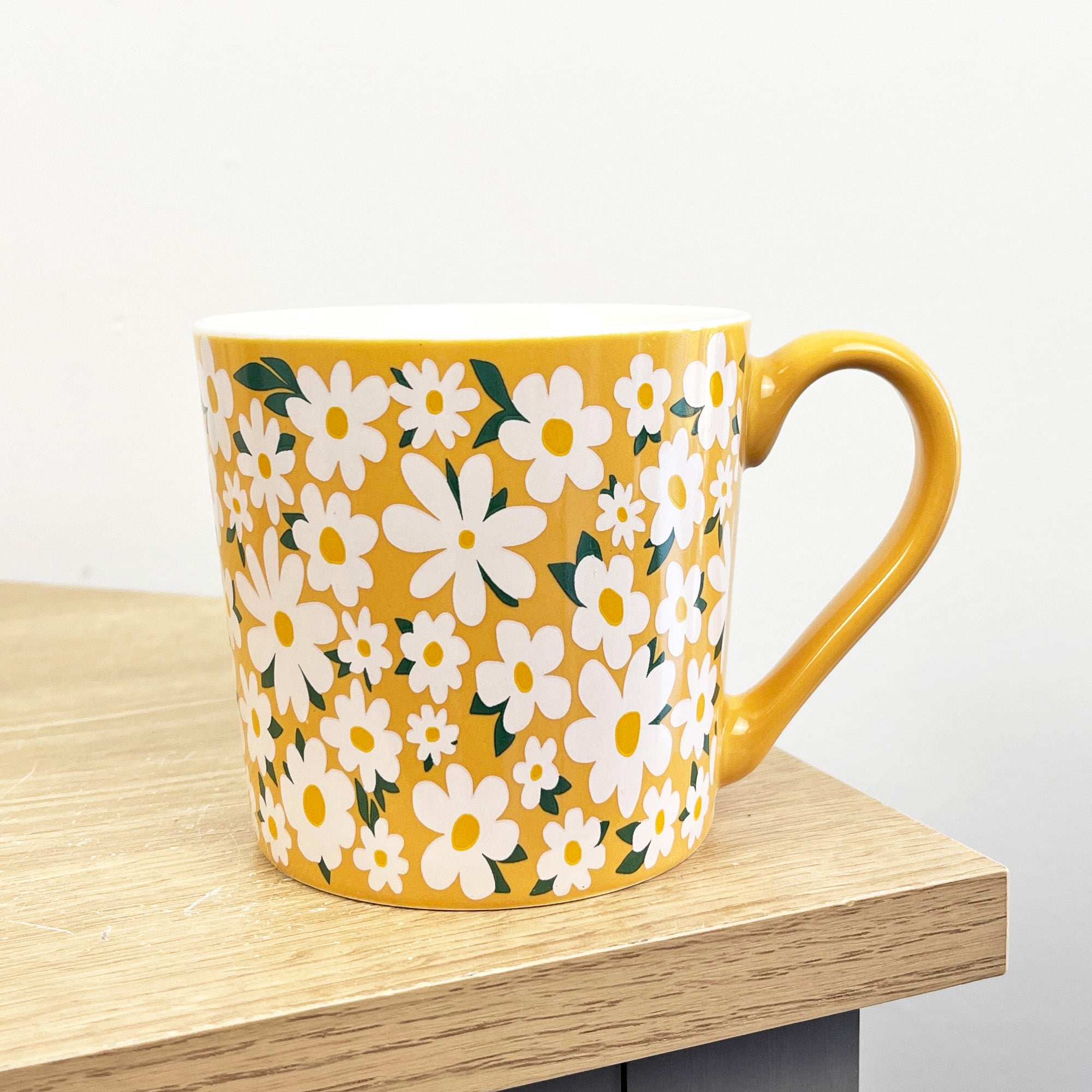 Set of 4 x 350ml Retro Floral Porcelain Mugs - Multi-coloured
