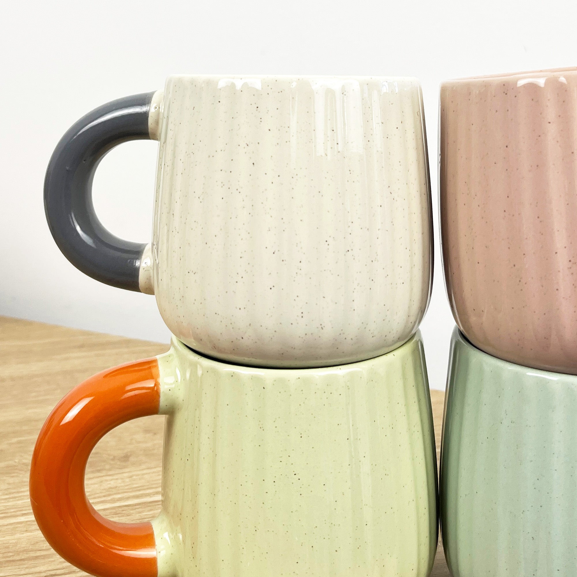 Set of 4 x 325ml Chunky Handle Retro Ribbed Stoneware Mugs