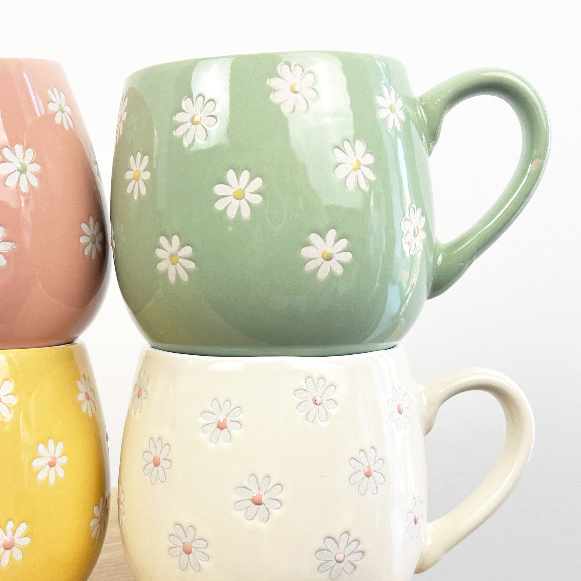 Set of 4 x 400ml Floral Daisy Stoneware Mugs
